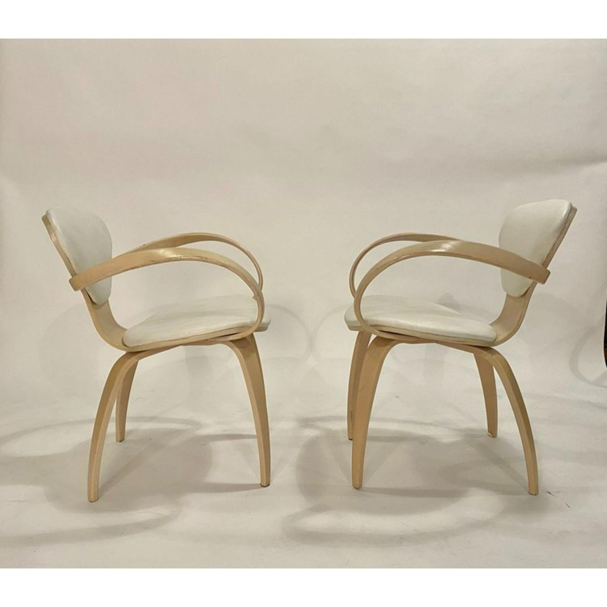 Mid-Century Modern Norman Cherner Pretzel Chairs in Leather and Wood Frame by Plycraft, Set of 4 For Sale