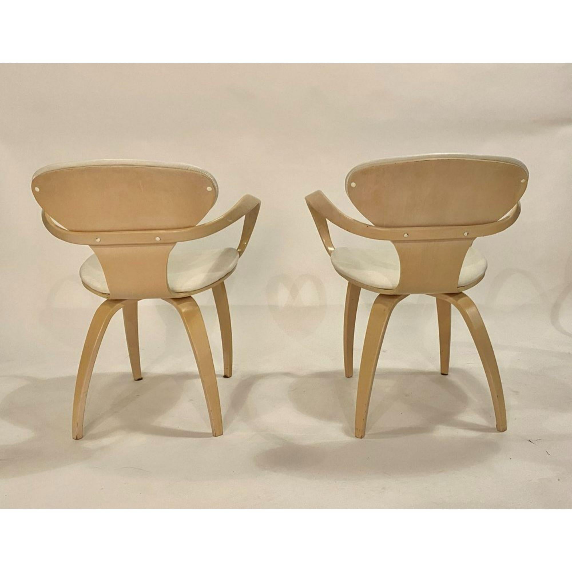 Norman Cherner Pretzel Chairs in Leather and Wood Frame by Plycraft, Set of 4 In Good Condition For Sale In Chicago, IL