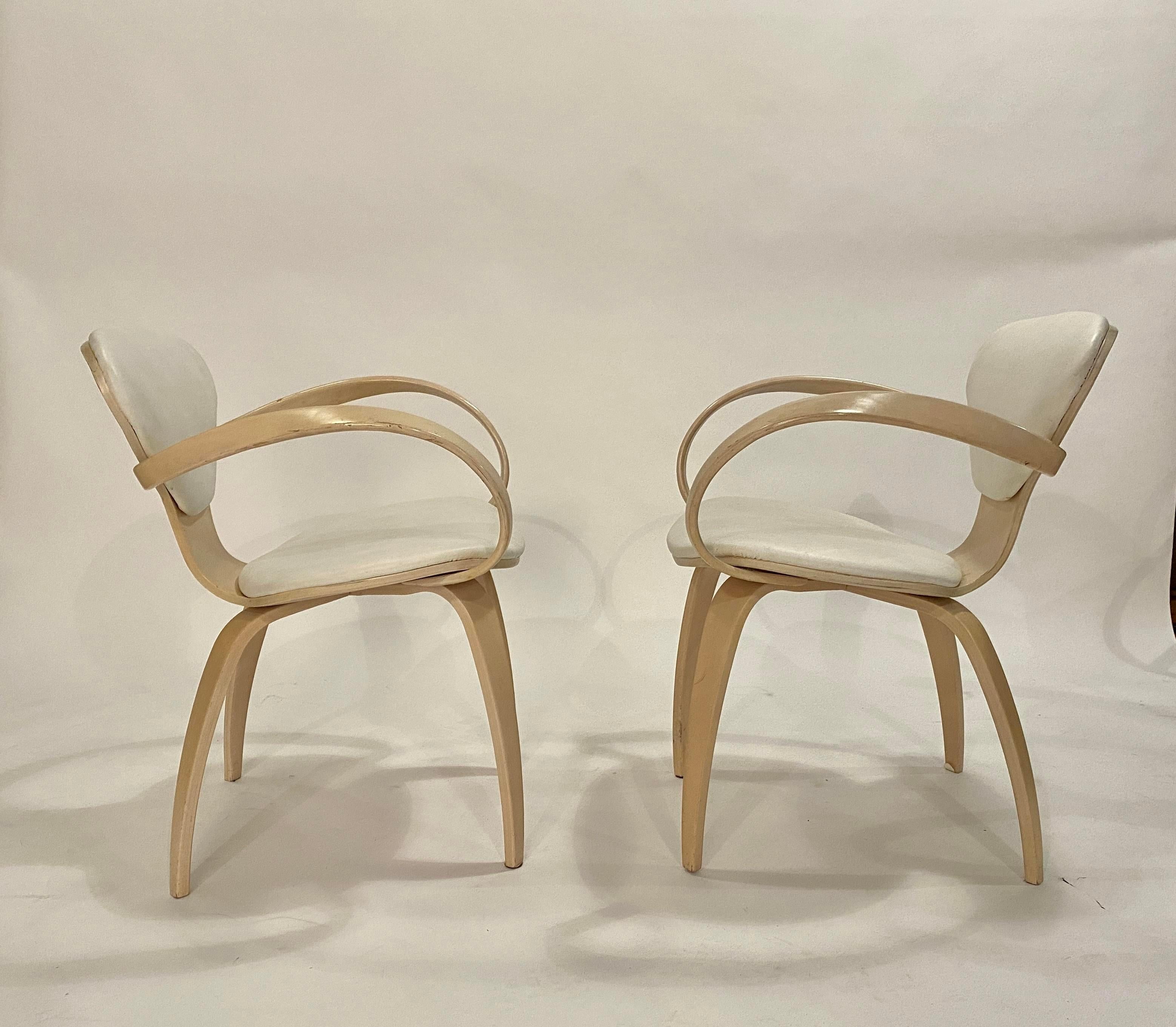 Norman Cherner Pretzel Chairs in Leather and Wood Frame by Plycraft, Set of 4 For Sale 2