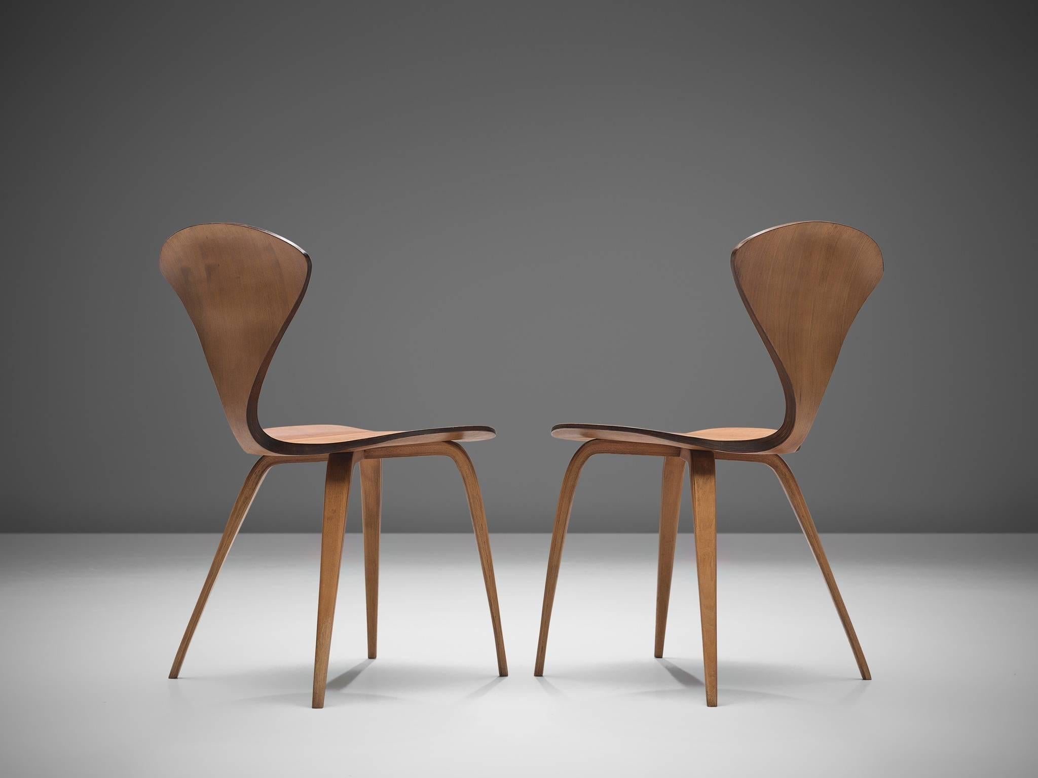 Norman Cherner Two Side Chairs in Walnut In Good Condition In Waalwijk, NL