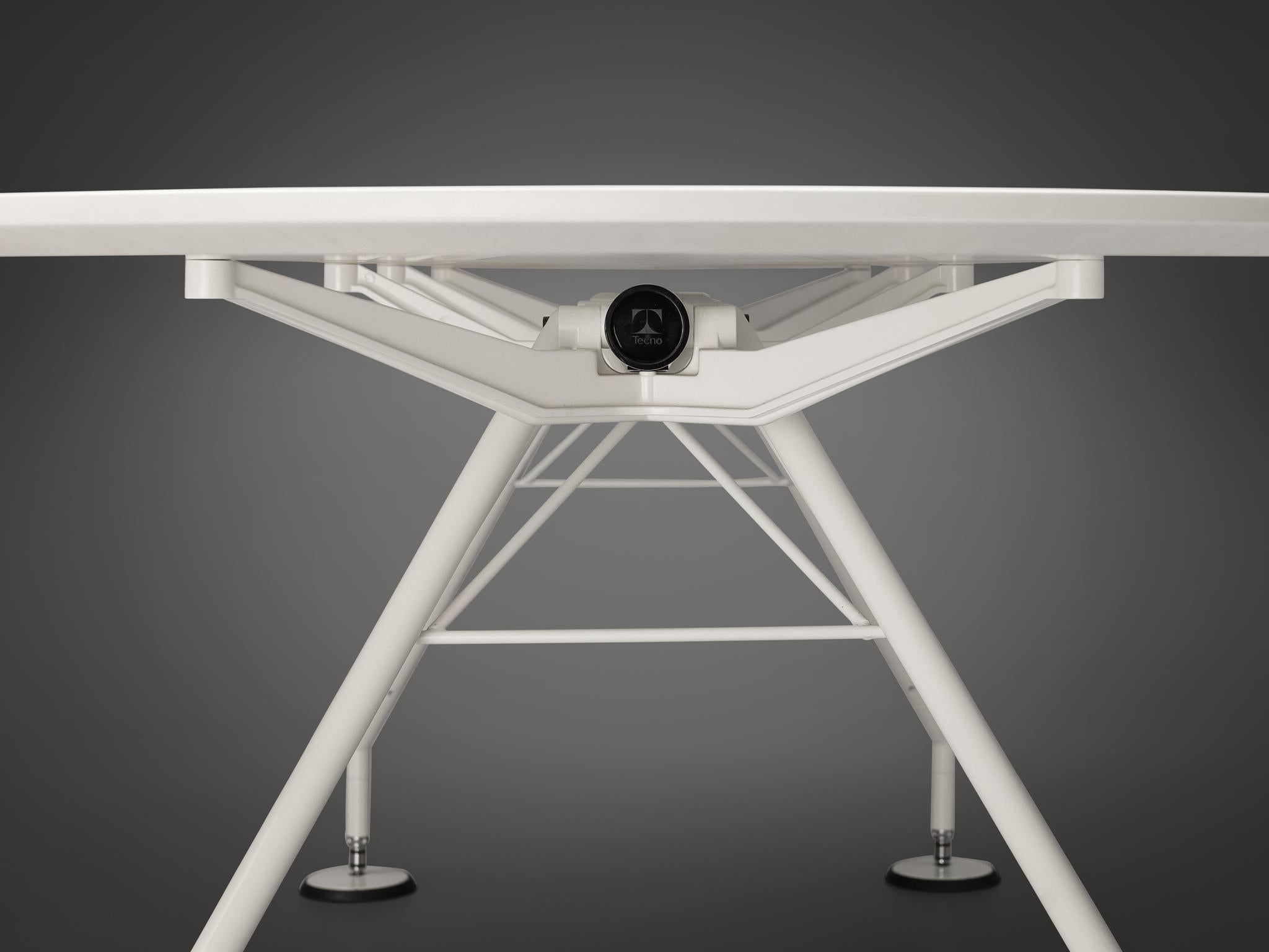 italien Table de salle à manger ou de conférence en blanc Norman Foster pour Tecno Nomos