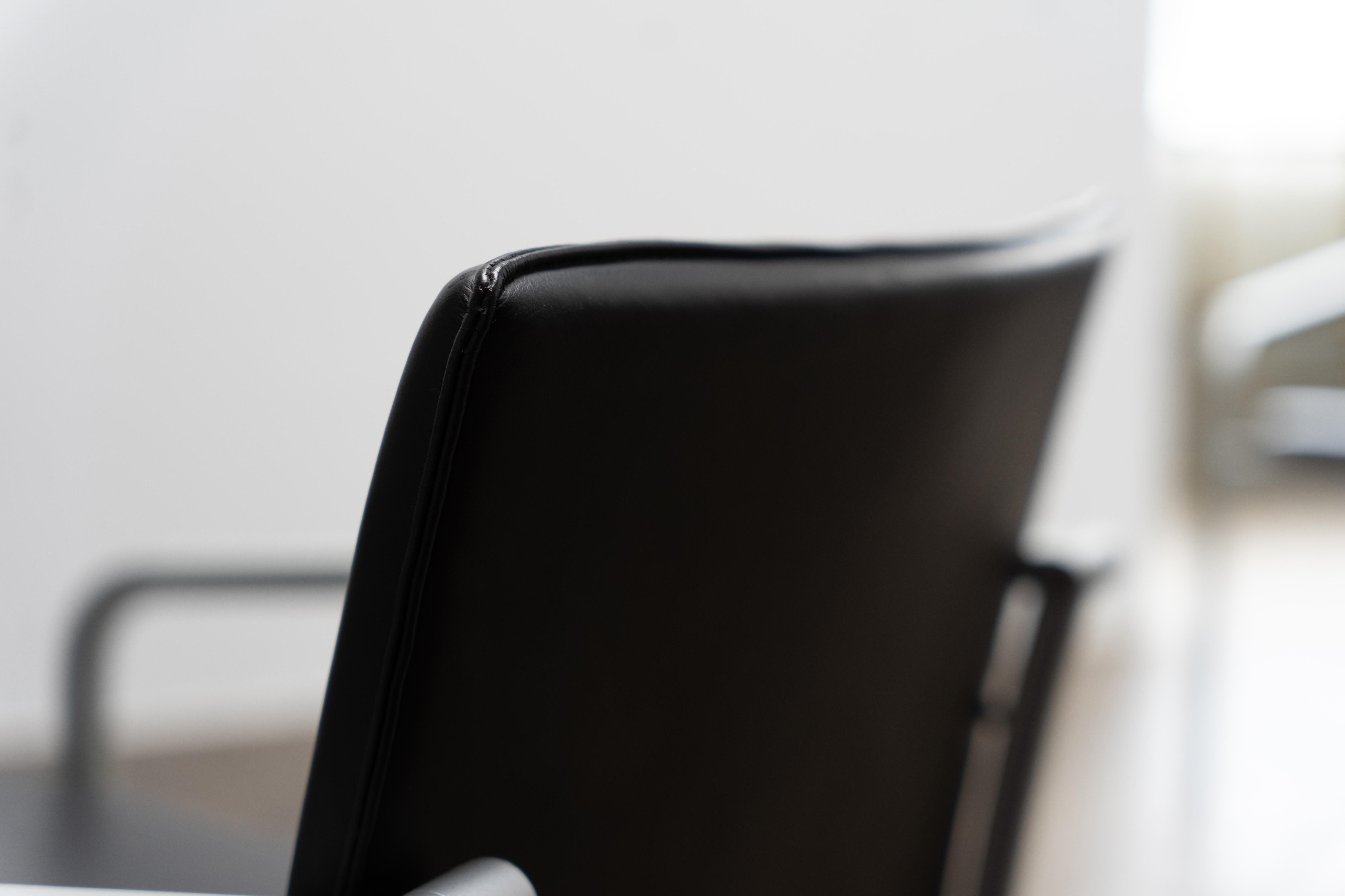 German Norman Foster - Leather Lounge Chairs by Thonet, A 903PF, 1999 For Sale