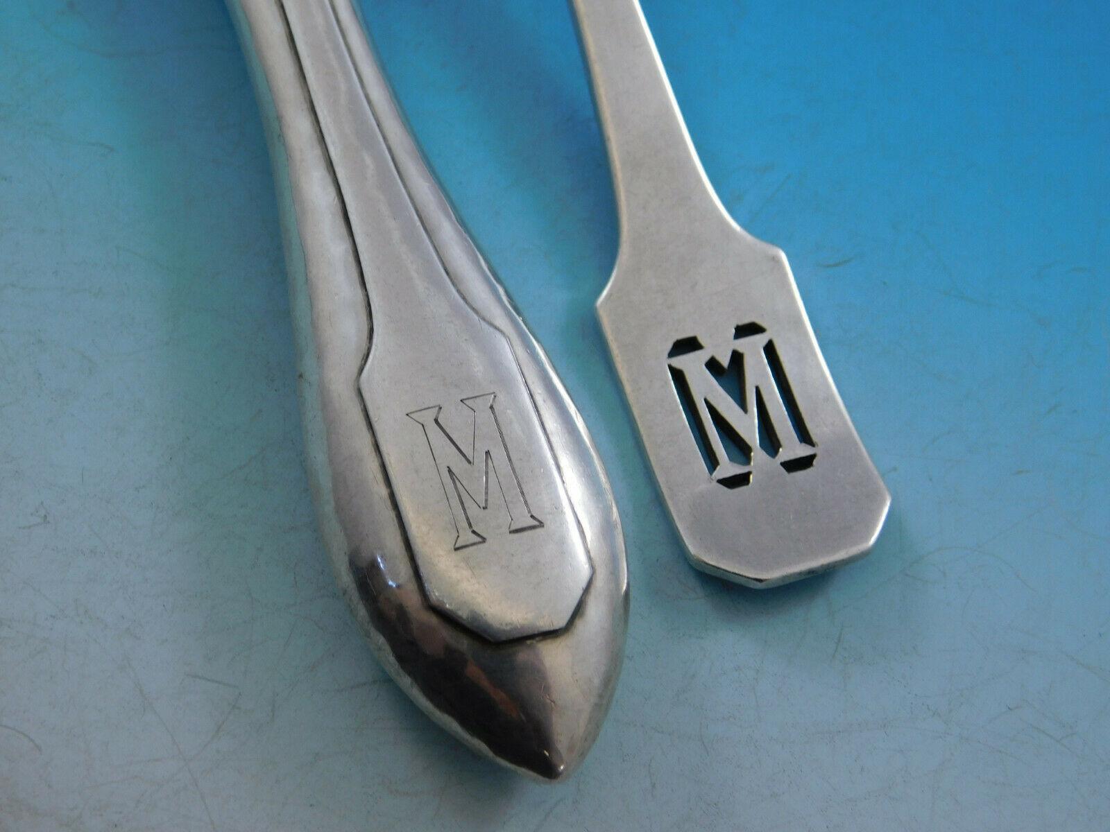 Americano Set di posate in argento massiccio Norman Hammered by Shreve 77 pezzi M Monogram in vendita