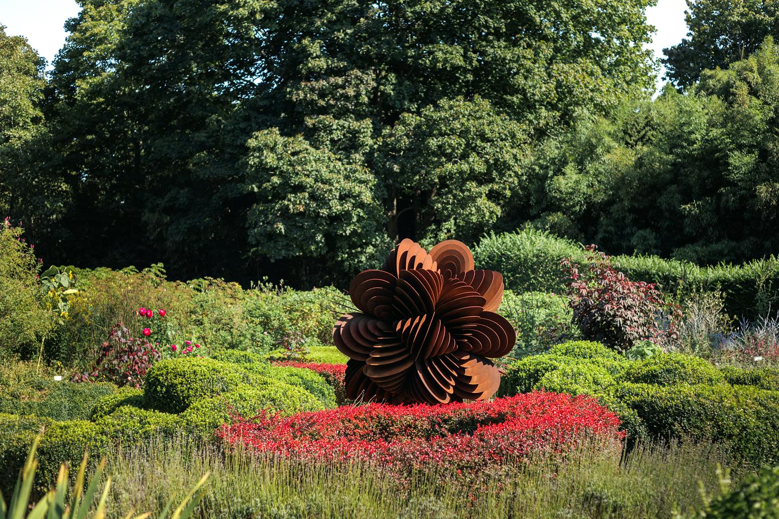 «loom n° 3 » de la série Bloom, sculpture abstraite organique en acier en vente 2