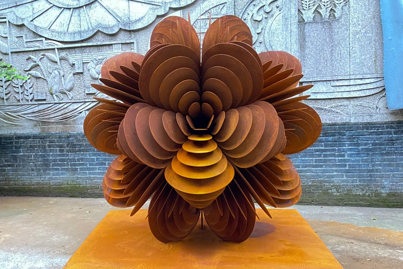 «loom n° 3 » de la série Bloom, sculpture abstraite organique en acier en vente 4