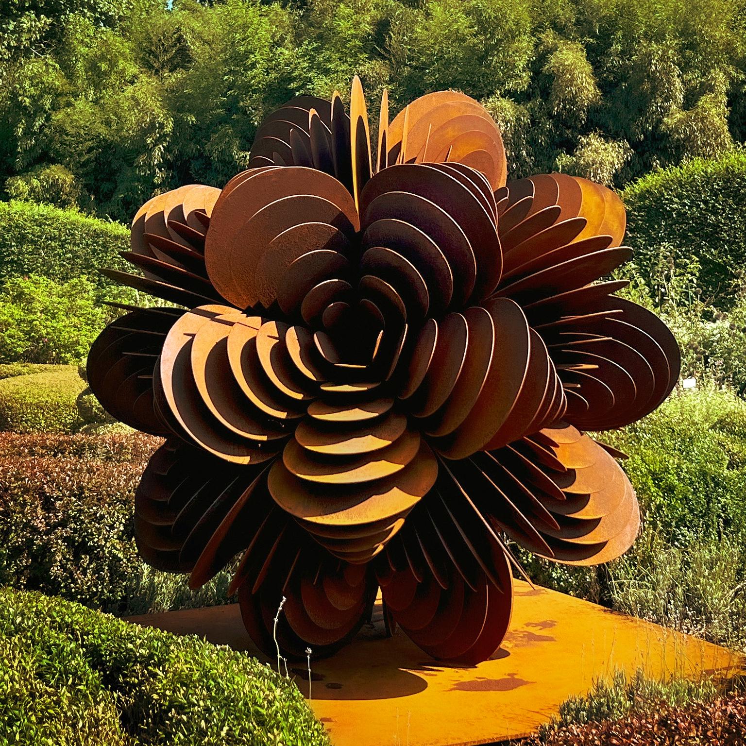 Abstract Sculpture Norman Mooney - «loom n° 3 » de la série Bloom, sculpture abstraite organique en acier
