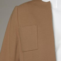 Veste sur mesure vintage Norman Norell des années 1960, en soie et laine couleur camel