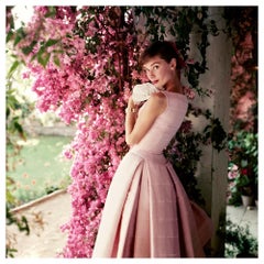 Audrey Hepburn en rosa Roma 1955 Impresión limitada de propiedad