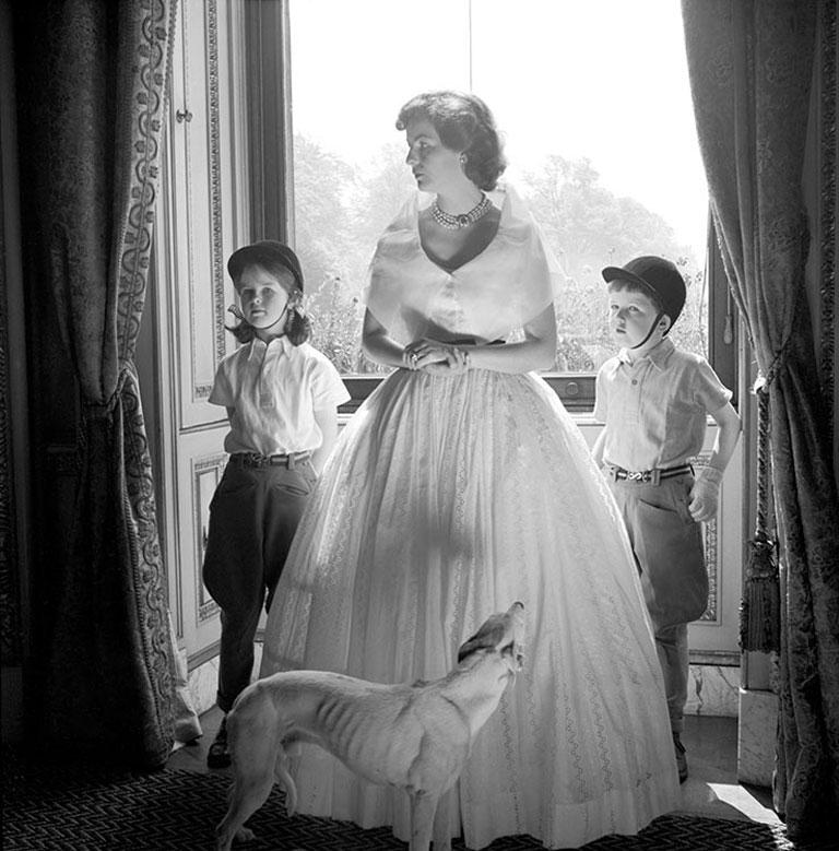 Norman Parkinson Black and White Photograph - Duchess of Devonshire
