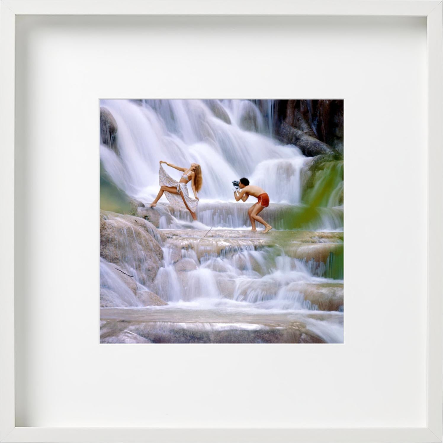 Jerry Hall et Antonio Lopez - Aux chutes de Dunn's River, photographie d'art, 1975 en vente 3