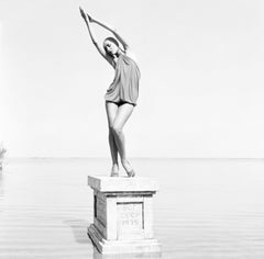 Vintage Jerry Hall, Soviet Monument