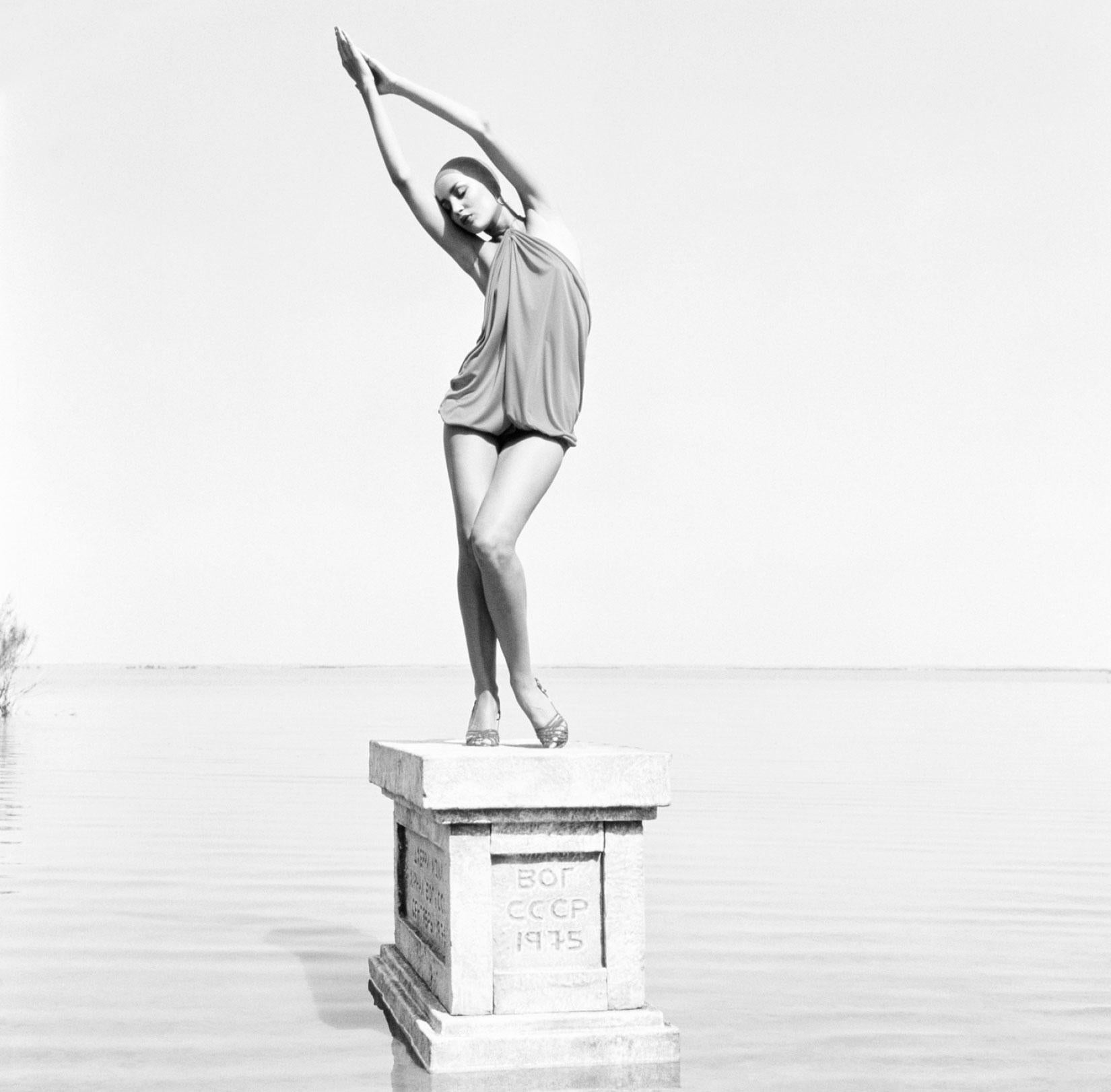 Norman Parkinson Black and White Photograph - Jerry Hall, Soviet Monument