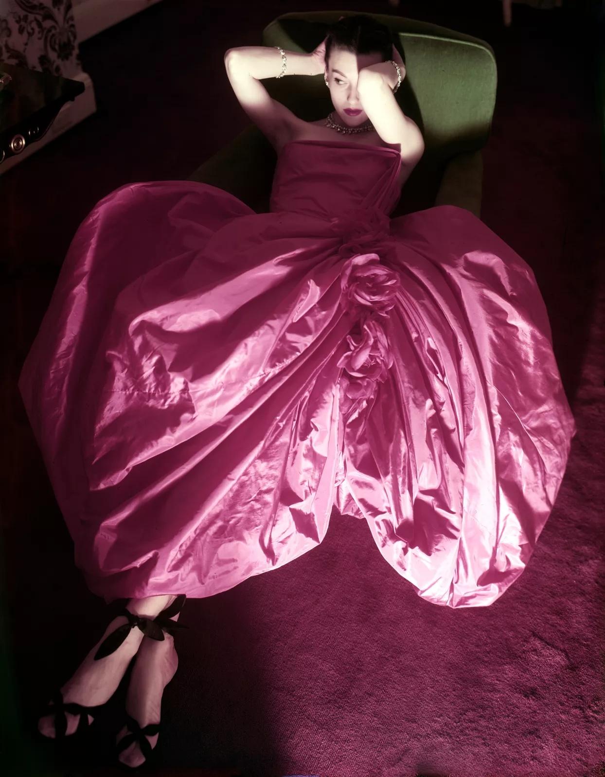 Norman Parkinson 'Angele Delanghe und Mattli Kleider für Vogue, Oktober 1948' im Angebot 1