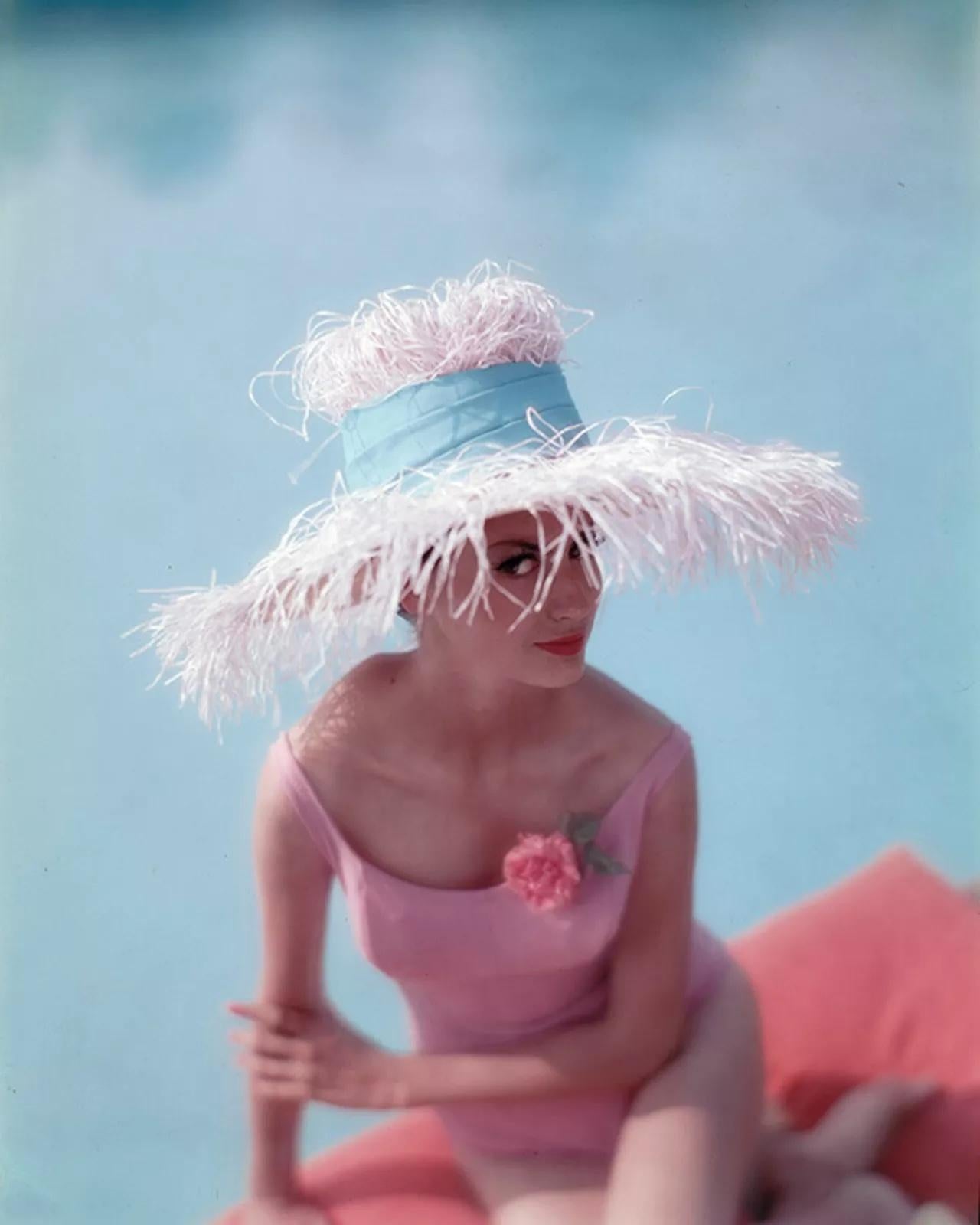 Norman Parkinson photographie le mannequin français Katherine Pastrie pour Queen Magazine, 1960.

Katherine Pastrie, Queen Magazine
1960 imprimé ultérieurement
C imprimé
Édition de 21 exemplaires estampillés et numérotés au verso avec certificat