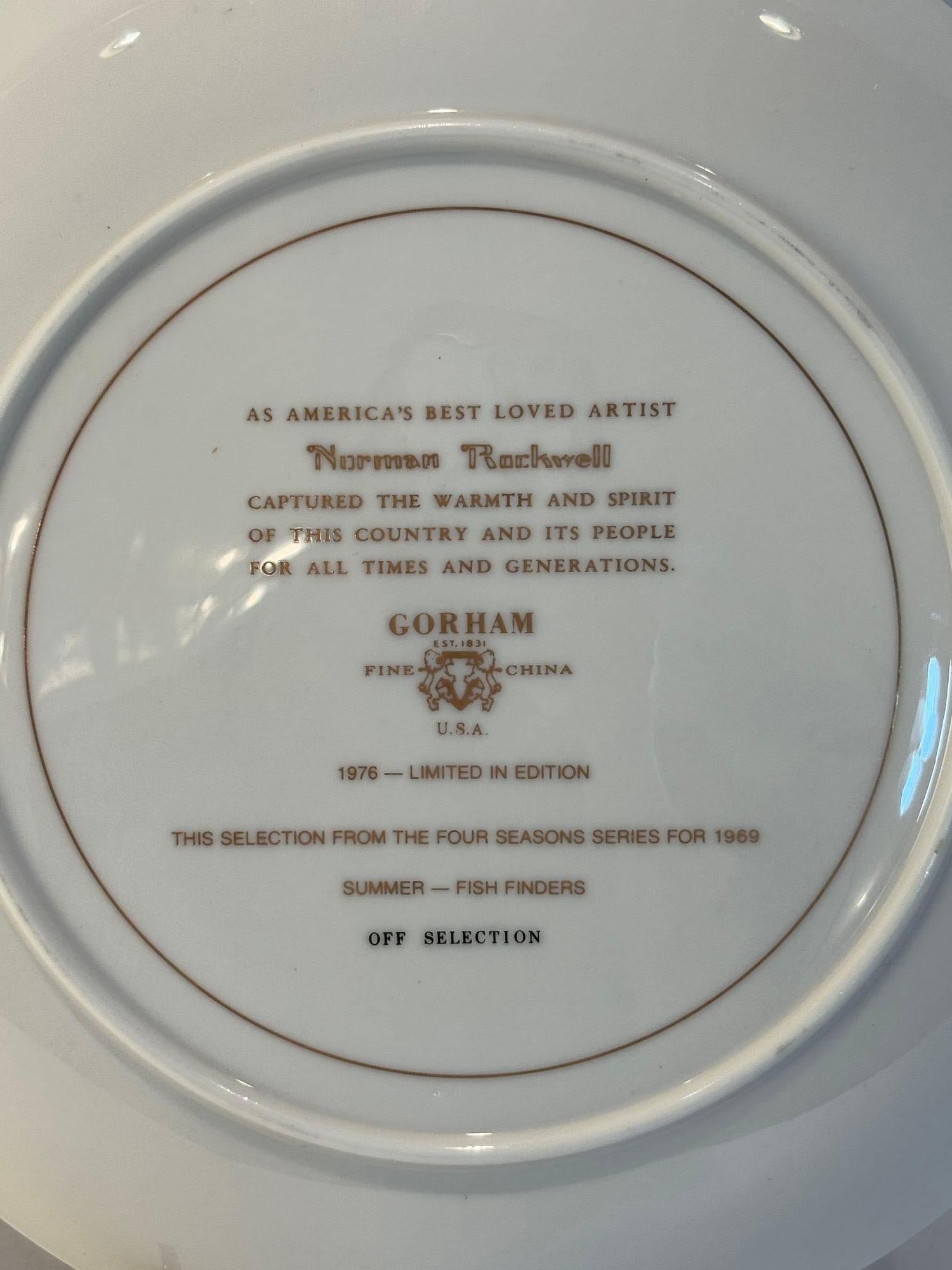 Norman Rockwell Fish Finders Four Seasons Gorham 10,5 Collector Teller im Zustand „Gut“ im Angebot in North Hollywood, CA