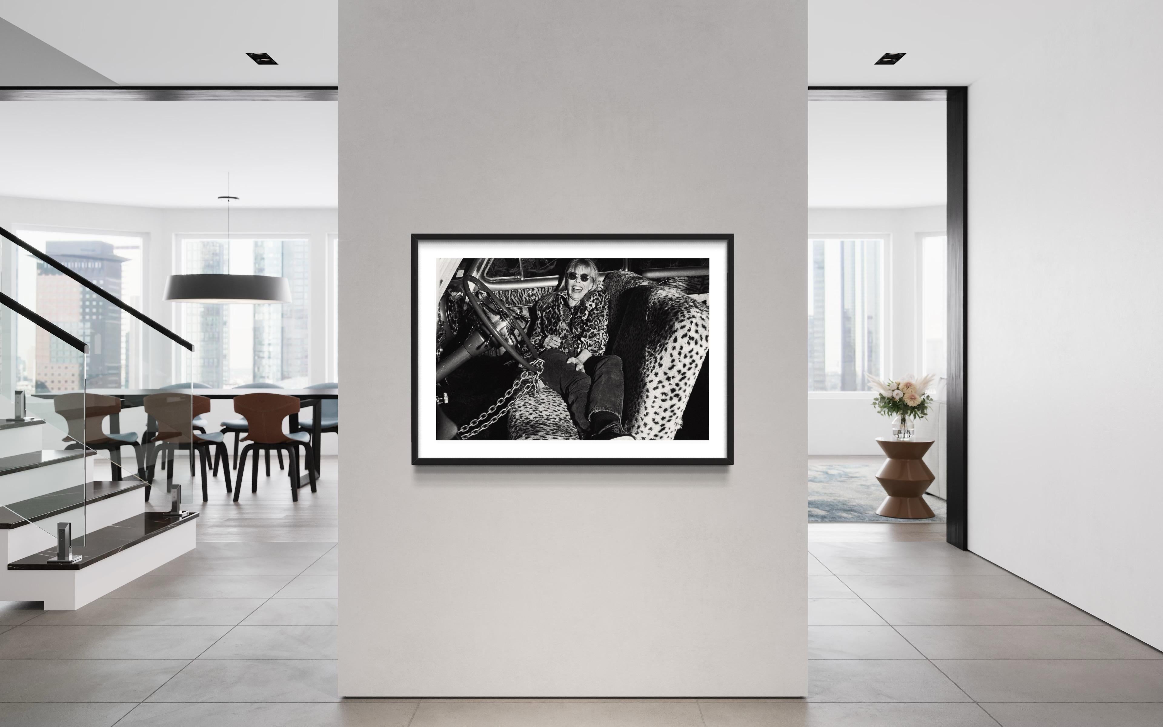 Joni Mitchell, Leopardenhaut, Los Angeles, 1977 (Zeitgenössisch), Photograph, von Norman Seeff
