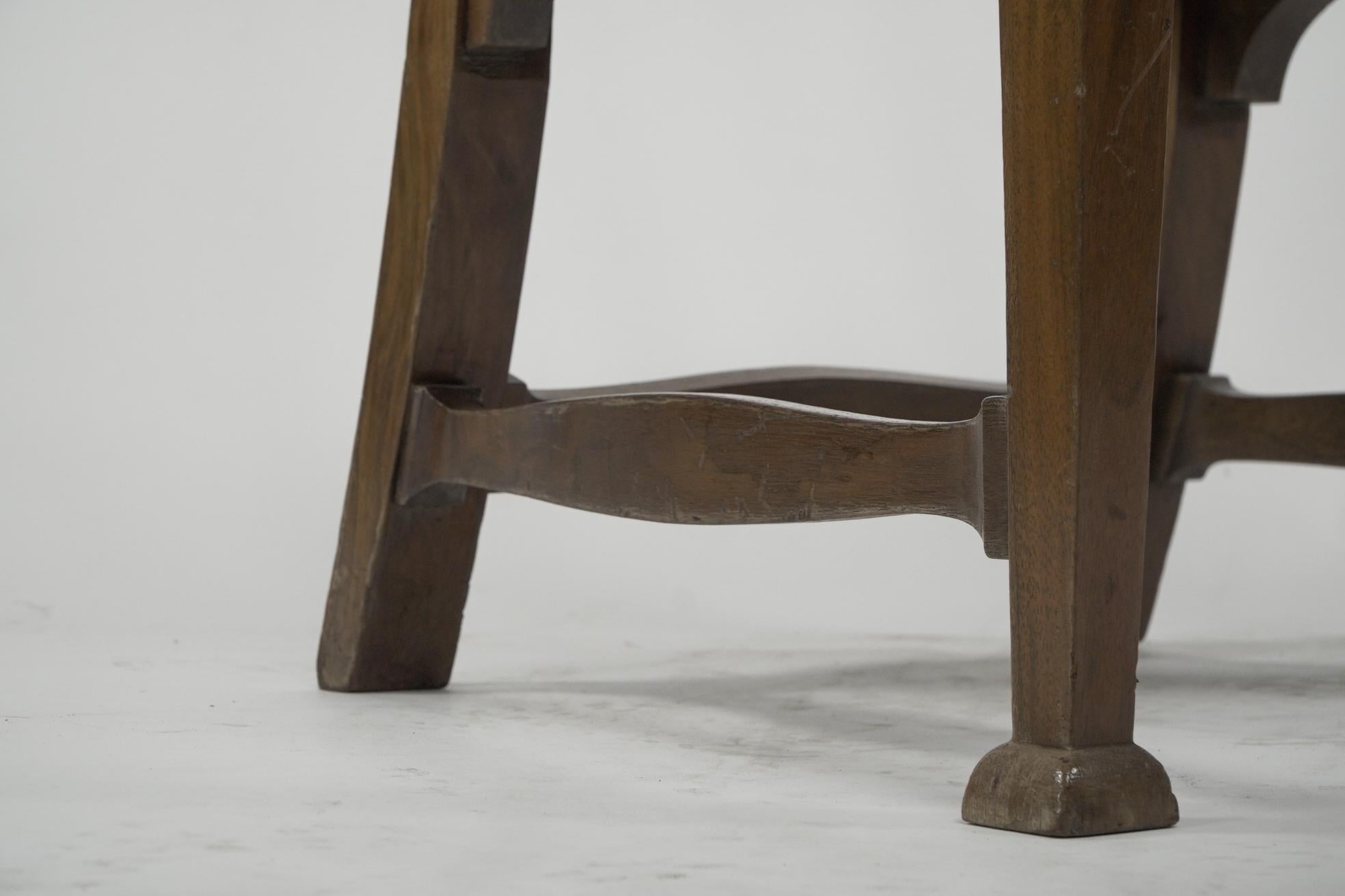 Norman & Stacey (zugeschrieben). Arts and Crafts-Sessel mit hoher Rückenlehne aus Walnussholz im Angebot 10
