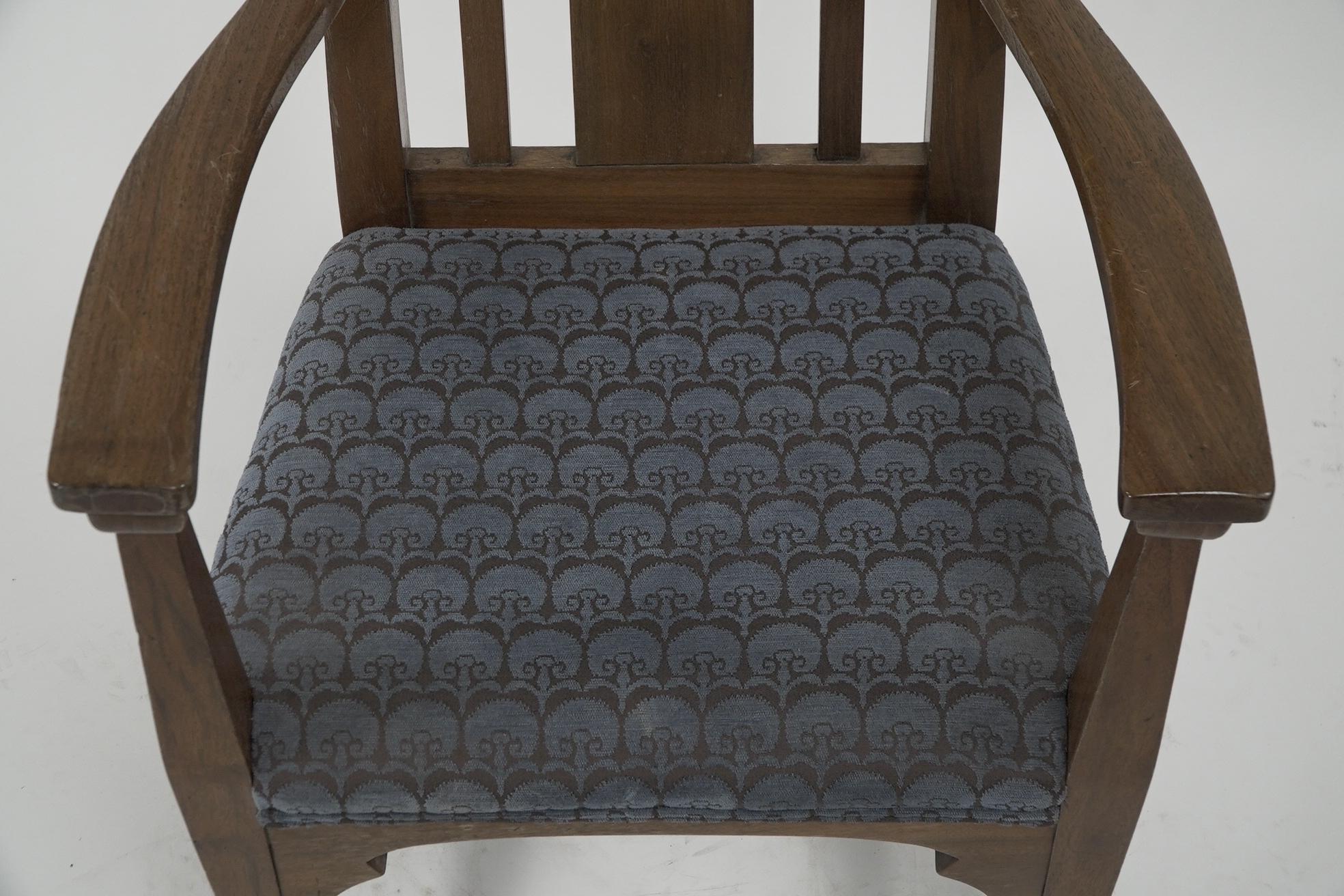 Norman & Stacey (zugeschrieben). Arts and Crafts-Sessel mit hoher Rückenlehne aus Walnussholz im Angebot 2