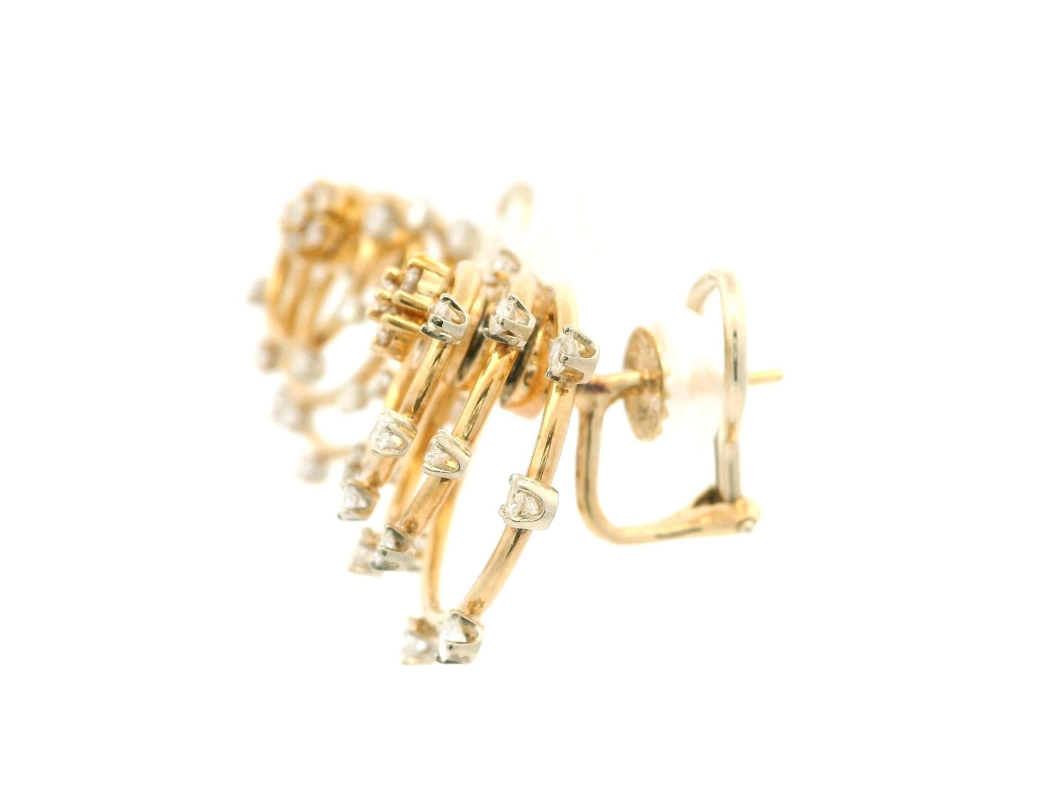 --Stone(s):--
(52) Natural Genuine Diamonds - Round Brilliant Cut - Prong Set - VS1/VS2 w/ few SI Clarity - G-I Color - 2.0ctw (approx.)
Total Carat Weight: 2.0 (approx.)

Material: 14k Solid Yellow Gold w/ White Gold Diamond Baskets
Weight: 12.60