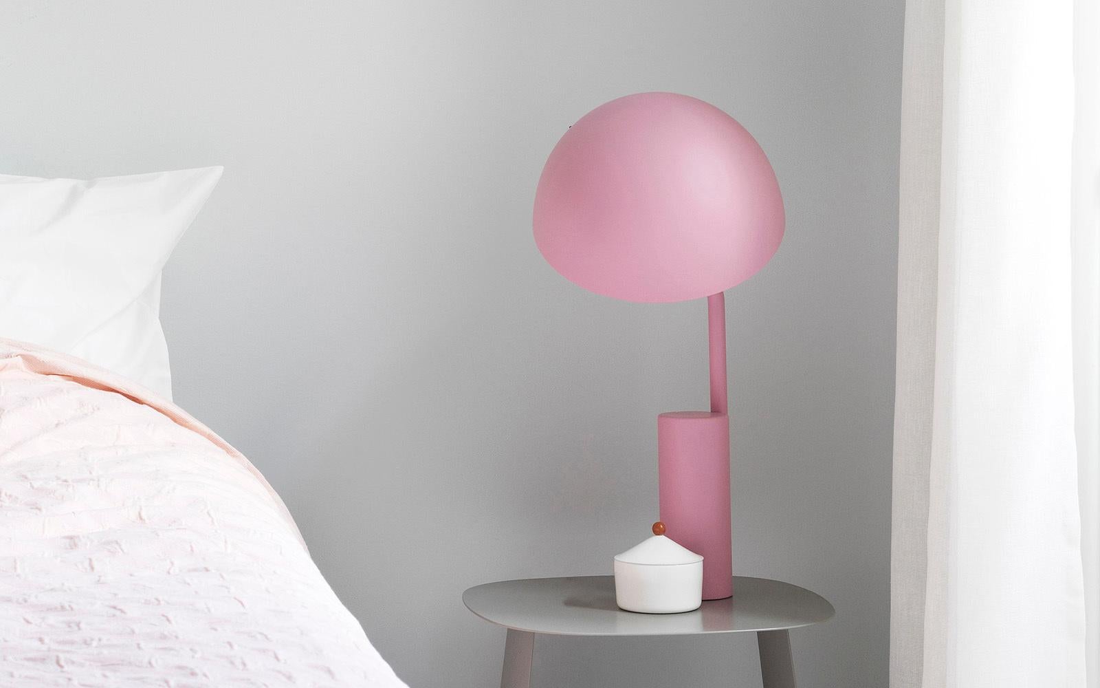 Lampe de table blanche Normann Copenhagen conçue par Kasch Neuf - En vente à New York, NY