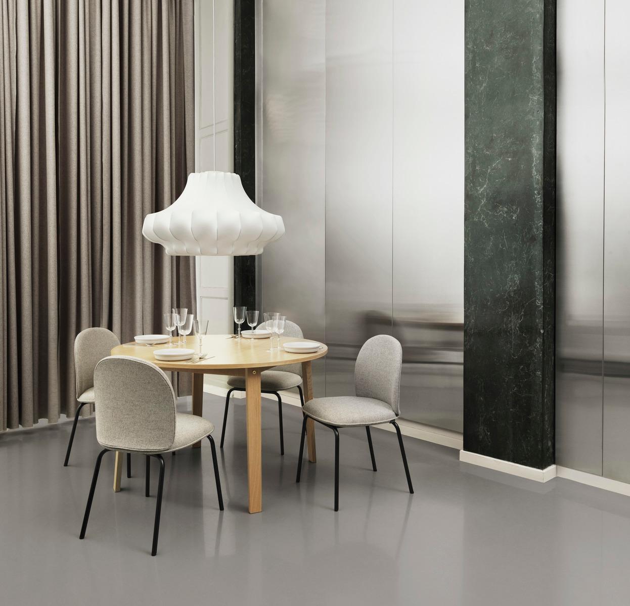 XXI secolo e contemporaneo Lampada a sospensione Phantom Small White di Simon Legald di Normann Copenhagen in vendita