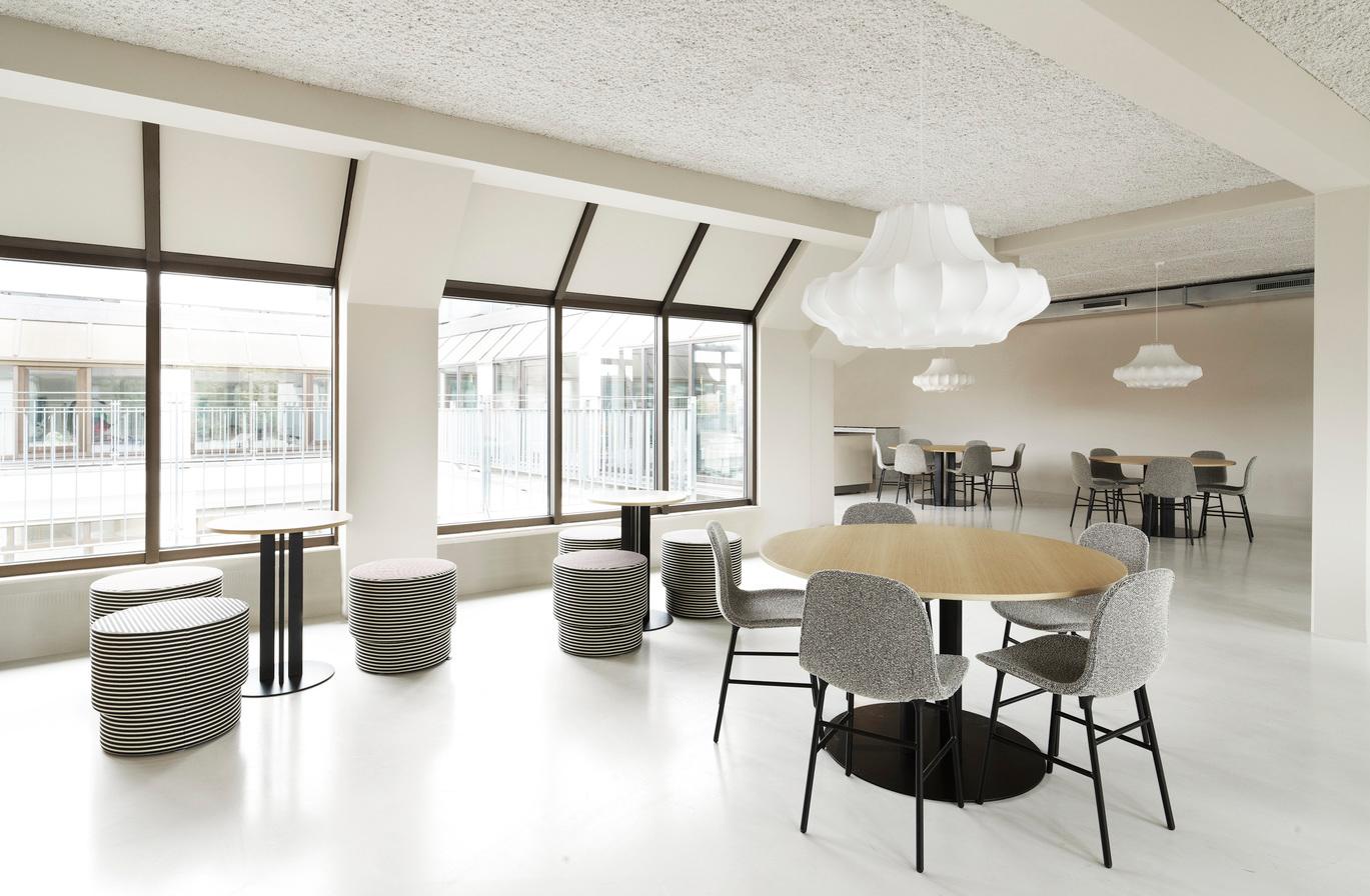 Lampada a sospensione Phantom Small White di Simon Legald di Normann Copenhagen in vendita 3