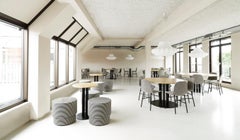 Normann Copenhagen Scala Mesa de mármol blanco de Simon Legald