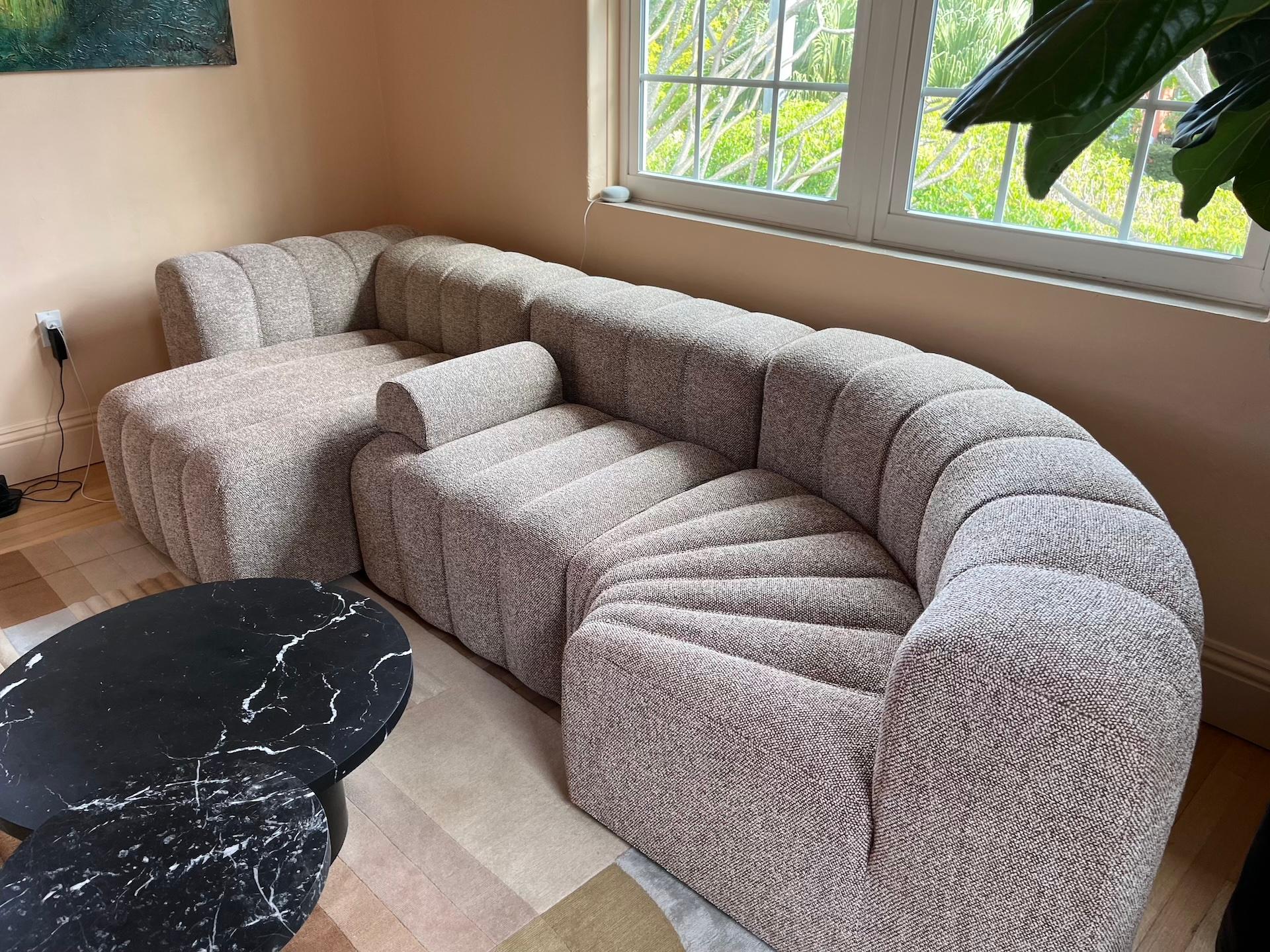 italien Sofa Norr11 Studio de Kristian Sofus Hansen & Tommy Hyldahl en stock en vente