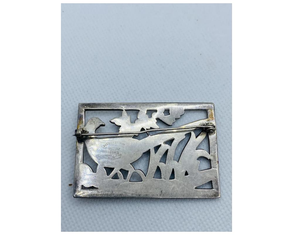 Norseland CORO Large Sterling Silver Vintage Brooch In Good Condition For Sale In New York, NY