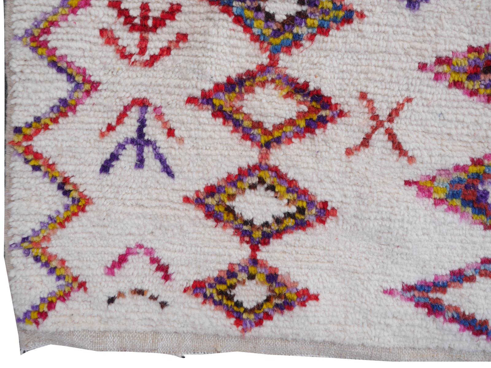 North African Moroccan Berber Rug Diamond Design Wool White, Pink In New Condition In Lohr, Bavaria, DE