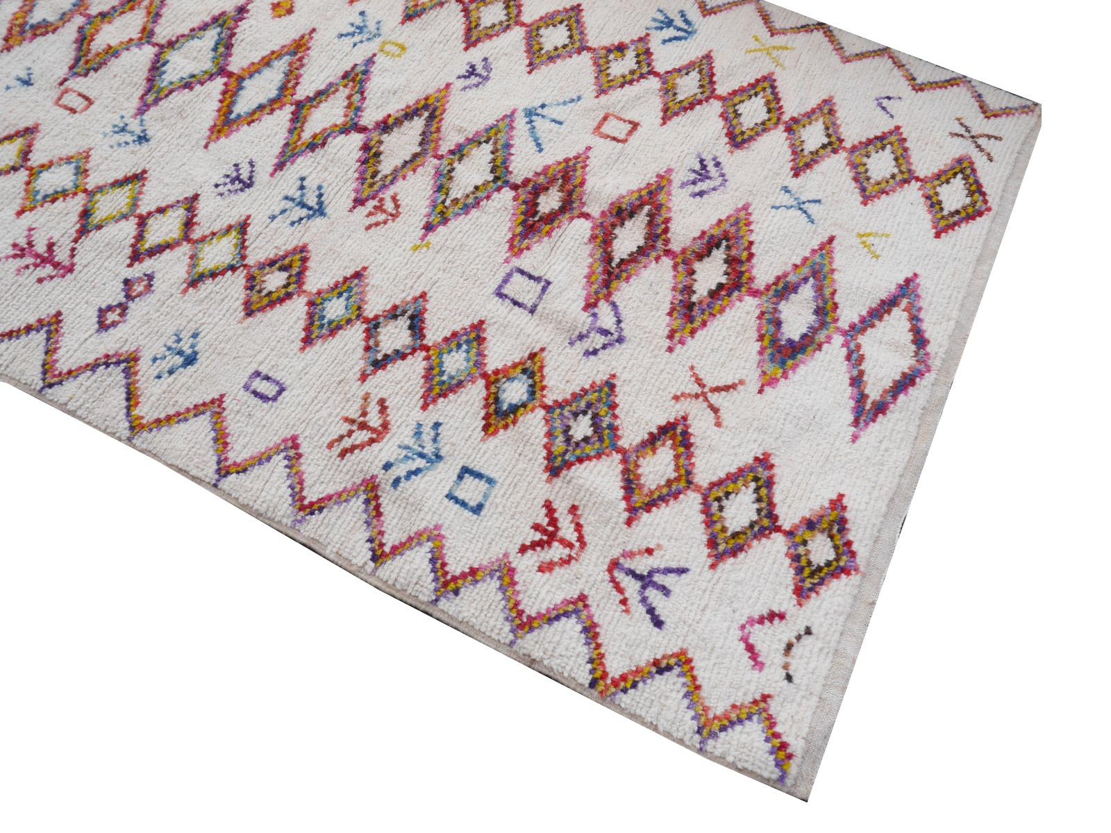 North African Moroccan Berber Rug Diamond Design Wool White, Pink 1