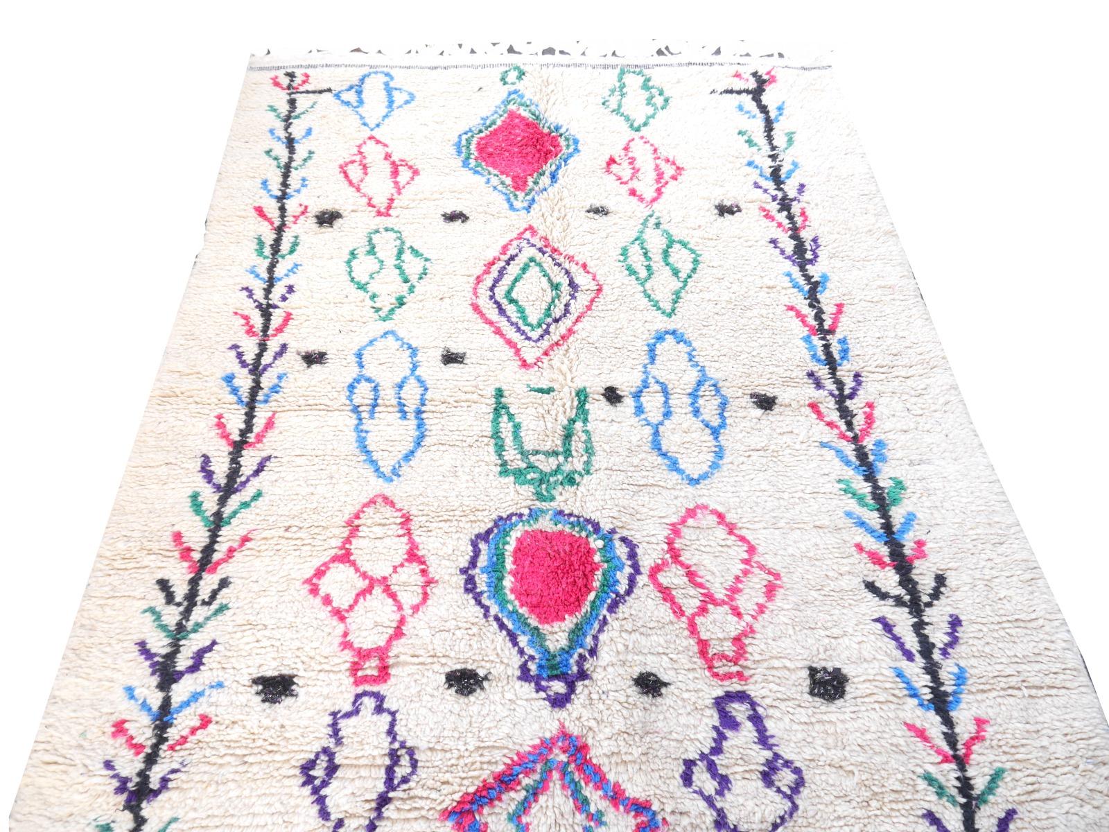 Nordafrikanischer marokkanischer Berberteppich in weicher Qualität in Beige, Rosa und Lila mit Diamantmuster (Stammeskunst) im Angebot