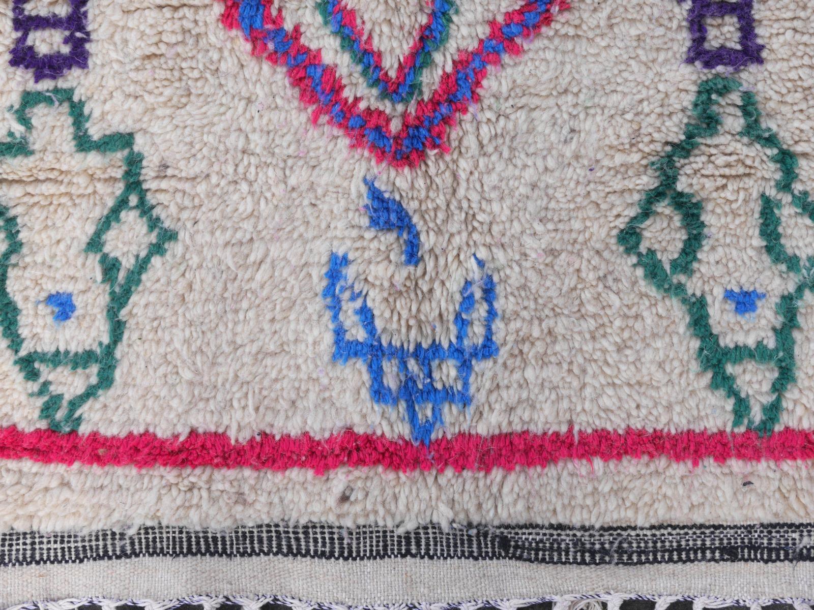 Nordafrikanischer marokkanischer Berberteppich in weicher Qualität in Beige, Rosa und Lila mit Diamantmuster (Wolle) im Angebot