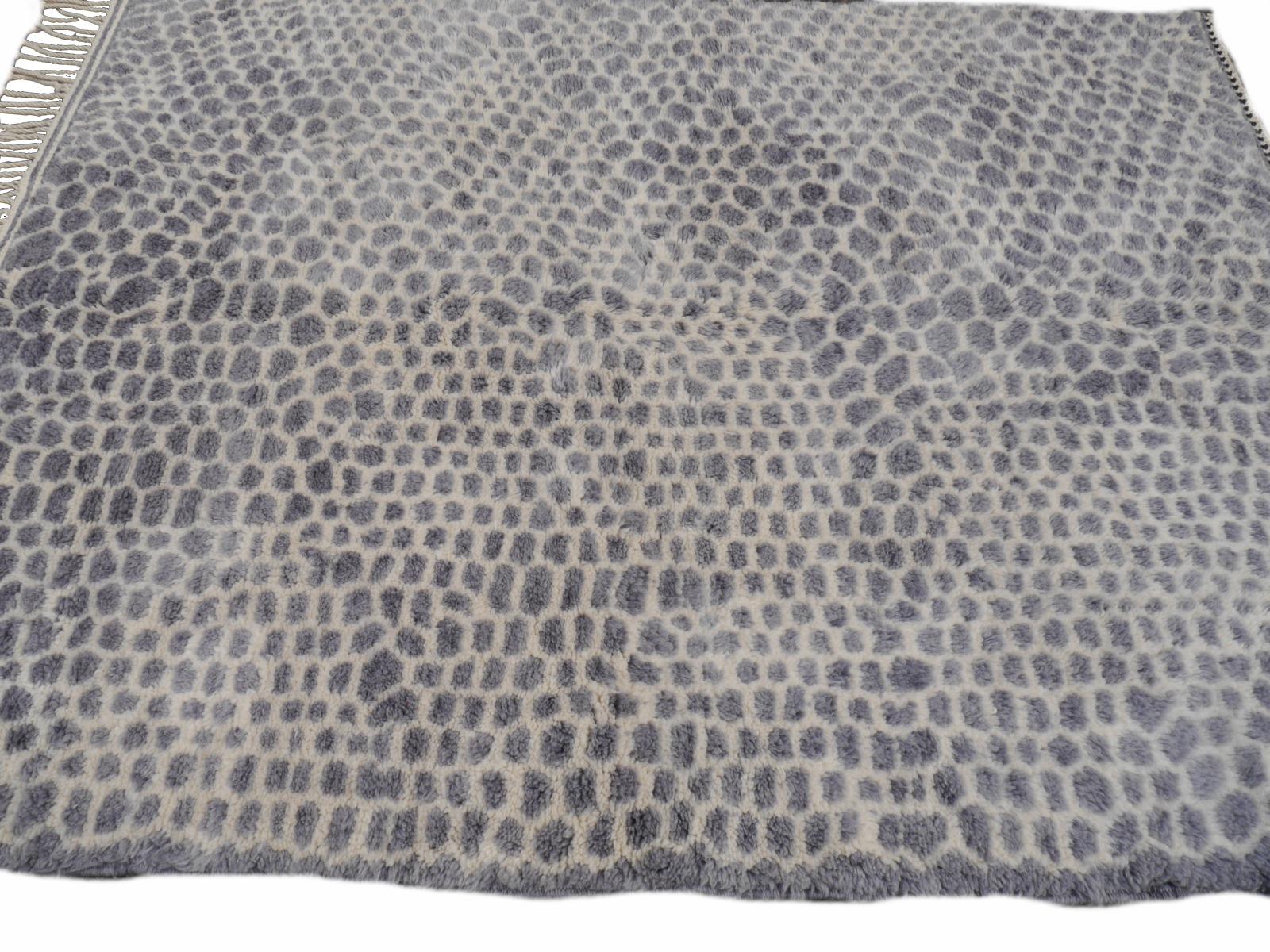 Nordafrikanischer nordafrikanischer marokkanischer Berberteppich Leopard Cheetah Design weiche Qualität Grau Beige (Marokkanisch) im Angebot