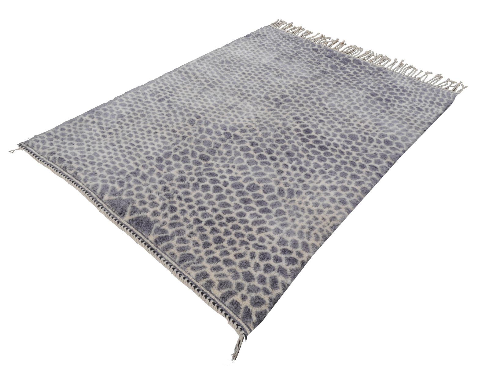 North African Moroccan Berber Rug Leopard Cheetah Design Soft Quality Gray Beige In New Condition For Sale In Lohr, Bavaria, DE