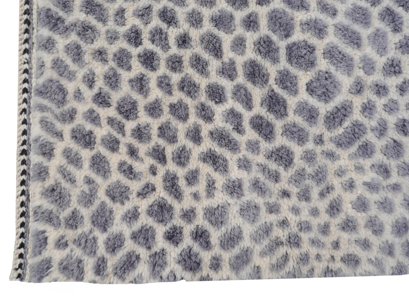 Contemporary North African Moroccan Berber Rug Leopard Cheetah Design Soft Quality Gray Beige For Sale