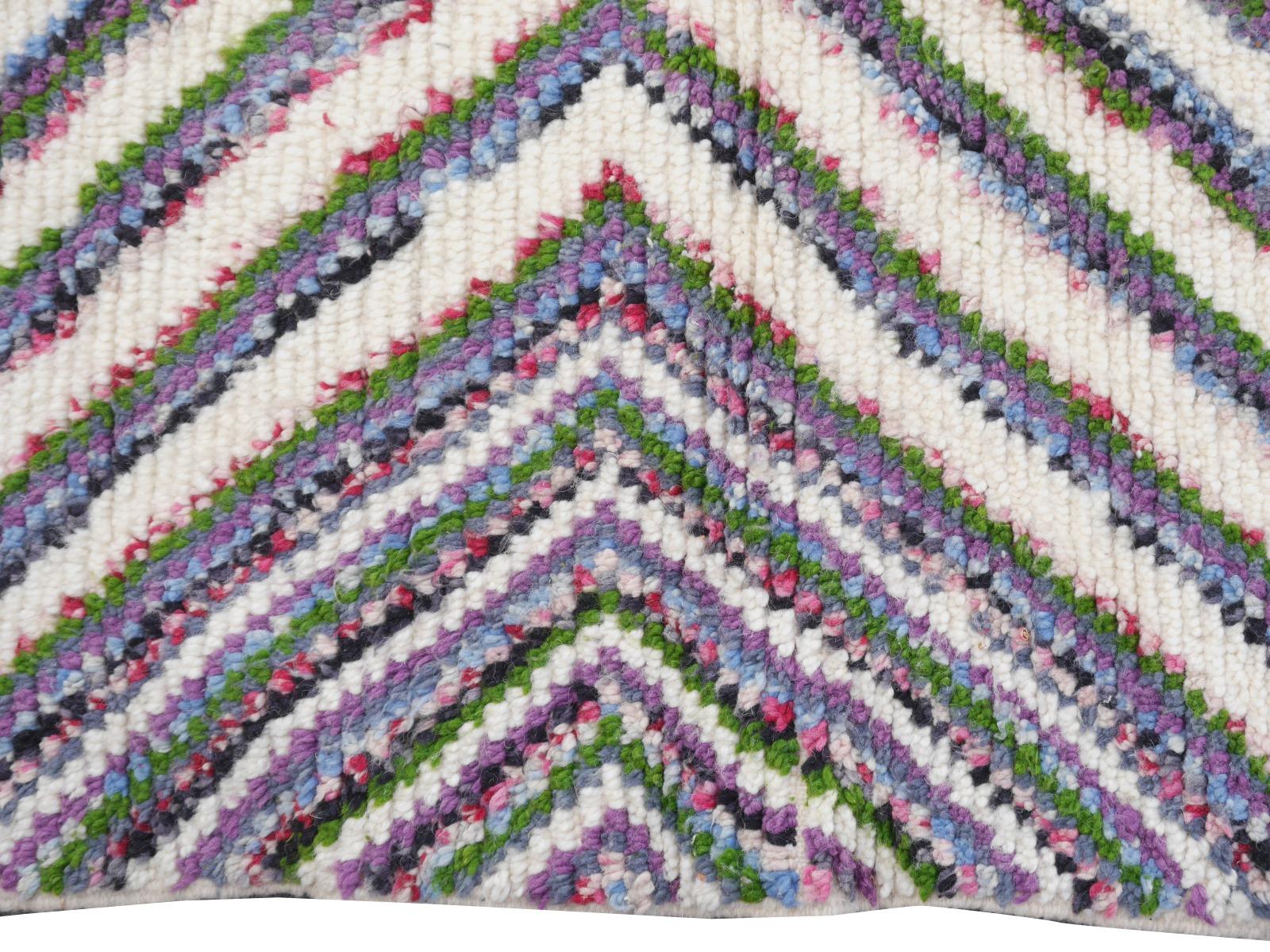 North African Moroccan Berber Rug Zig Zag Kilim Design Wool White, Pink For Sale 5