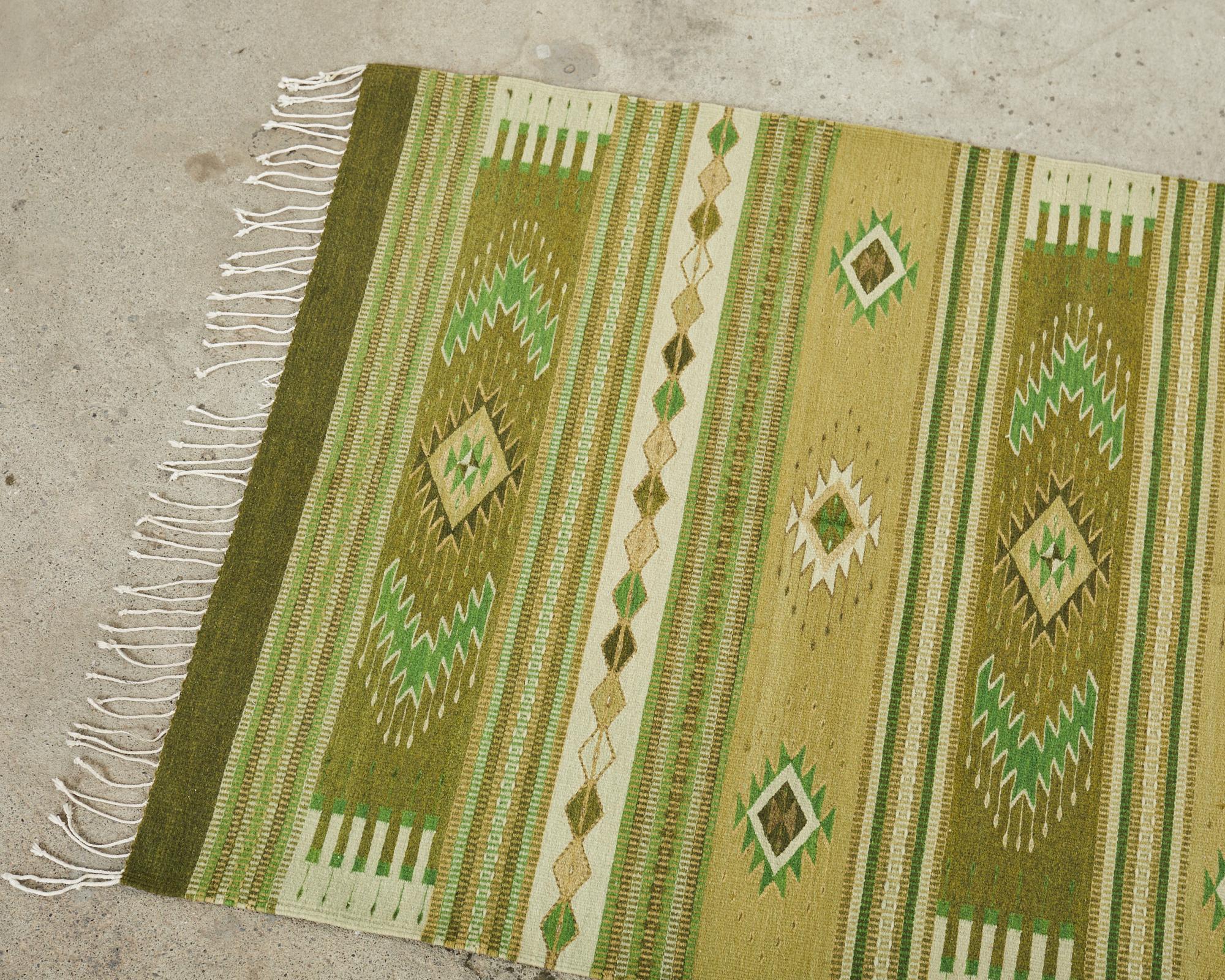 Hand-Crafted North American Navajo Style Wool Rug in Green Tones For Sale