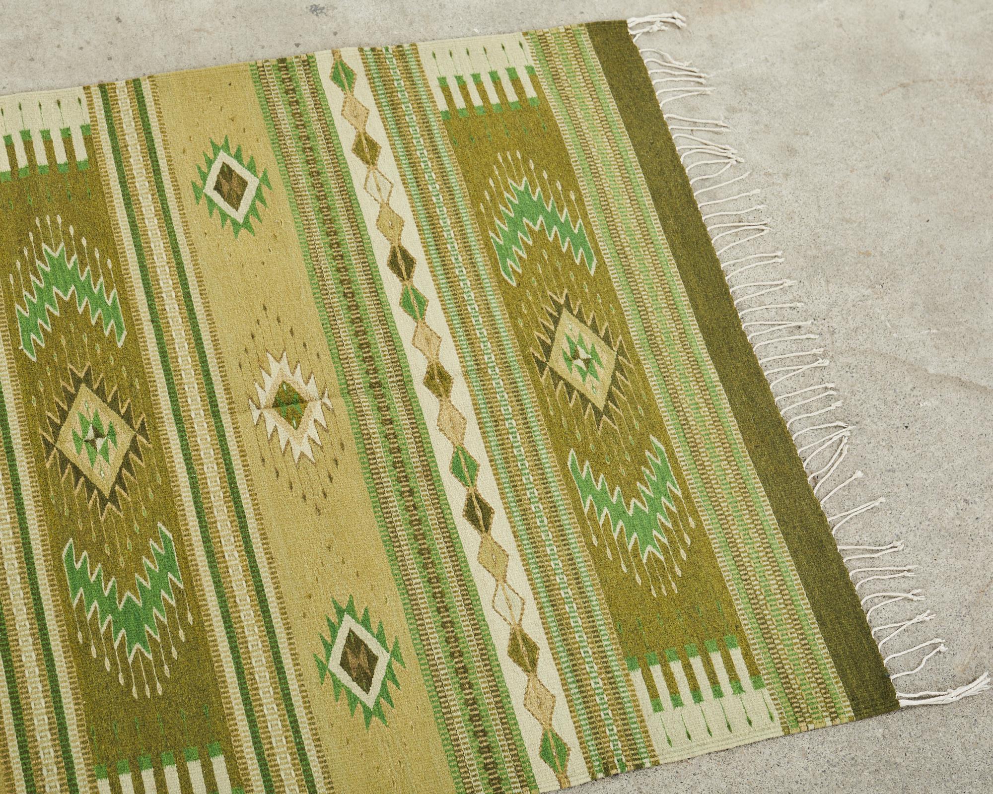 North American Navajo Style Wool Rug in Green Tones In Good Condition For Sale In Rio Vista, CA
