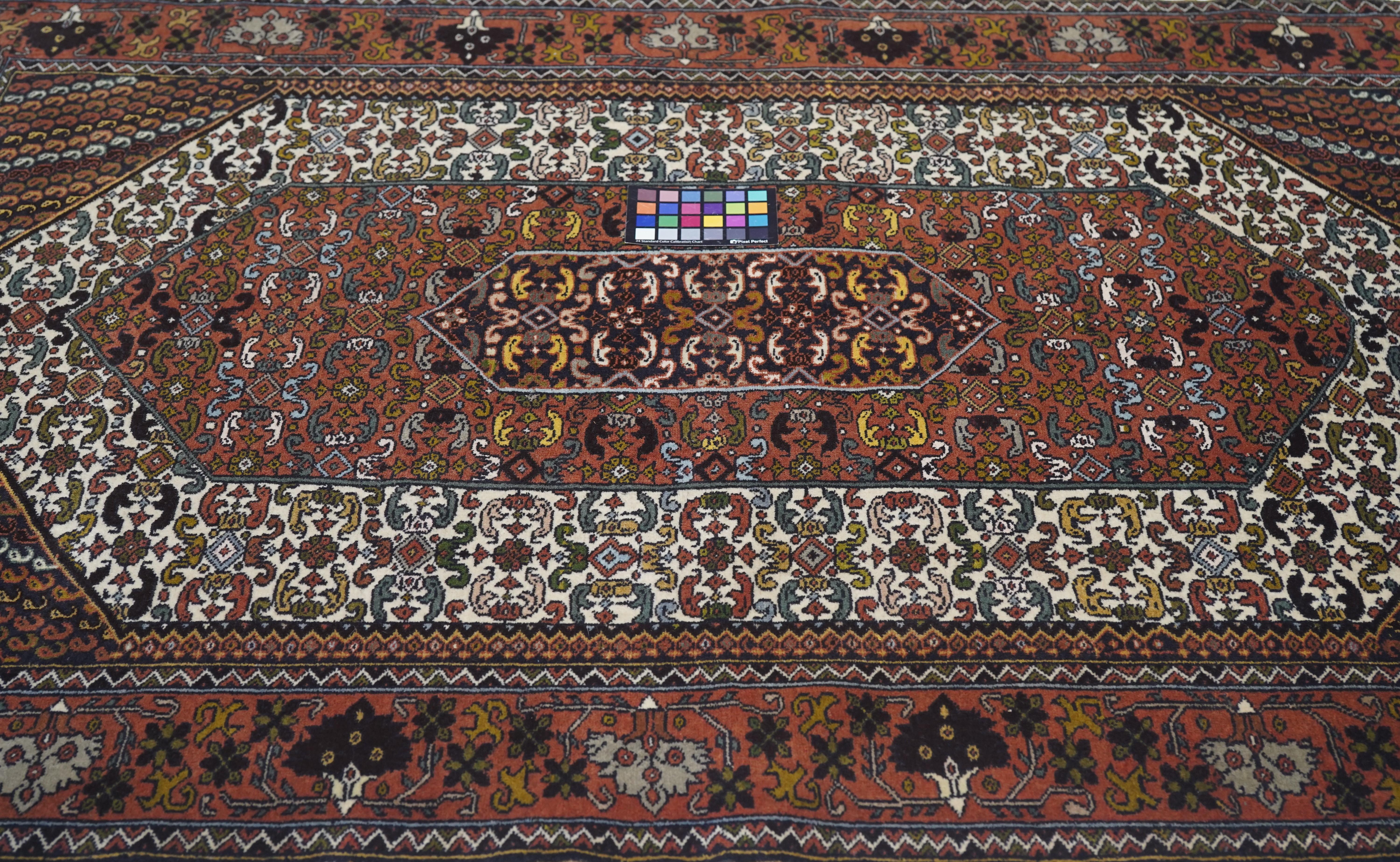 Tribal Ghashgai Rug 4'3'' x 6'0' In Good Condition For Sale In New York, NY