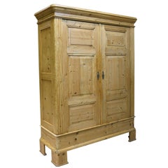North German Biedermeier Armoire in Pine, circa 1830