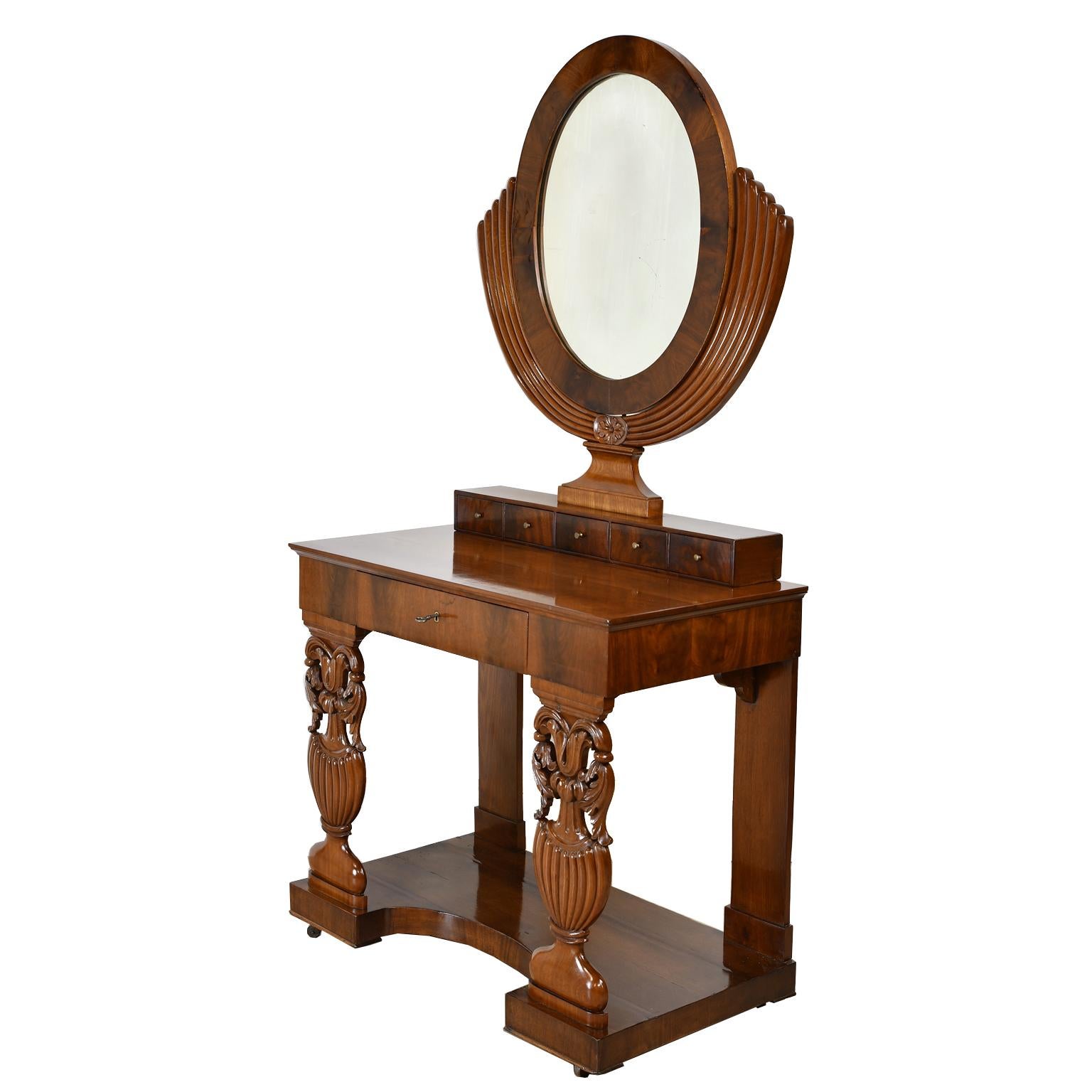 Allemand Coiffeuse/table console Biedermeier d'Allemagne du Nord en acajou avec miroir, vers 1825 en vente