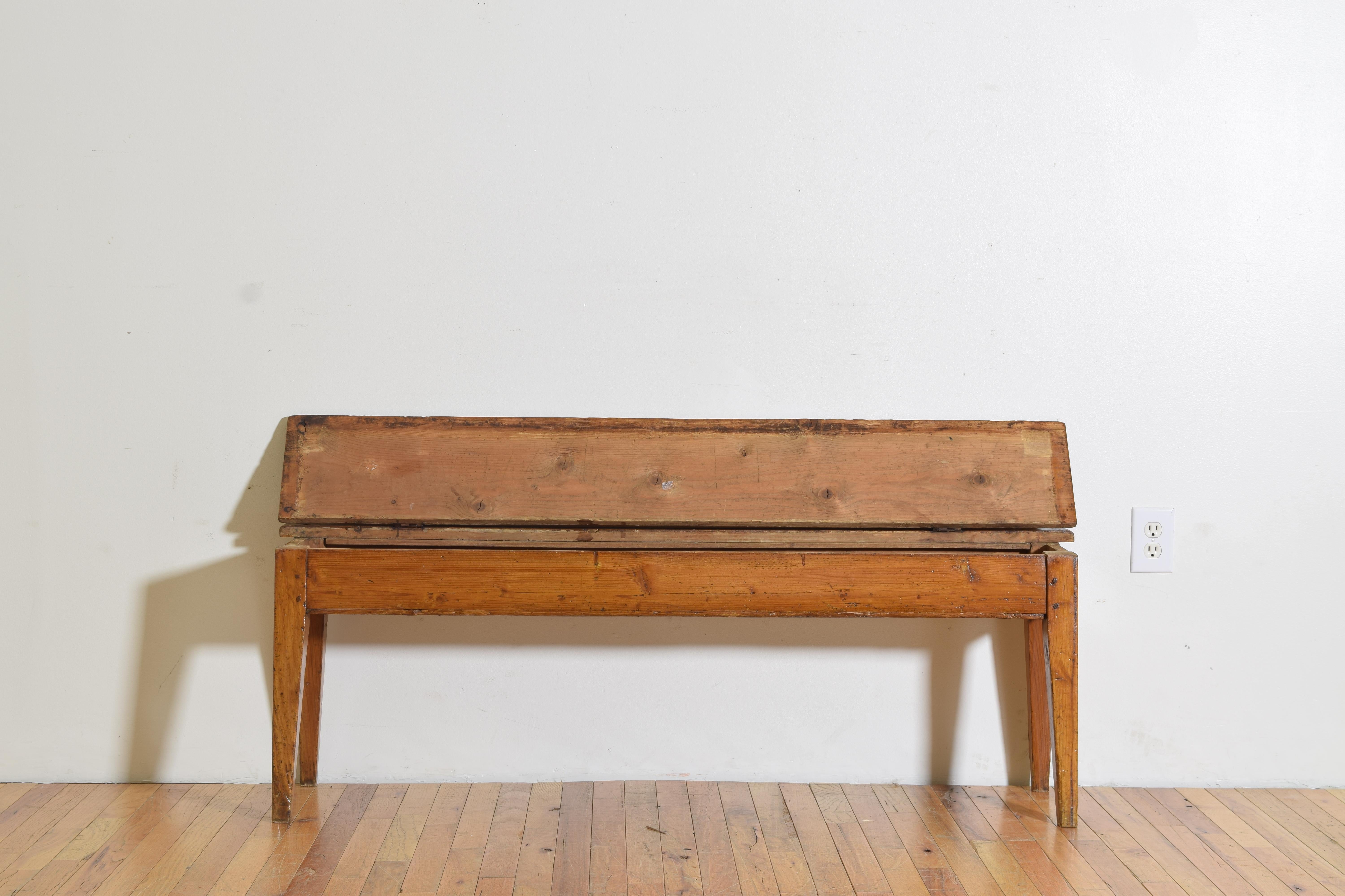 North Italian Late Neoclassical Period Larice Wood Hinged Entry Bench, ca. 1830s In Good Condition In Atlanta, GA