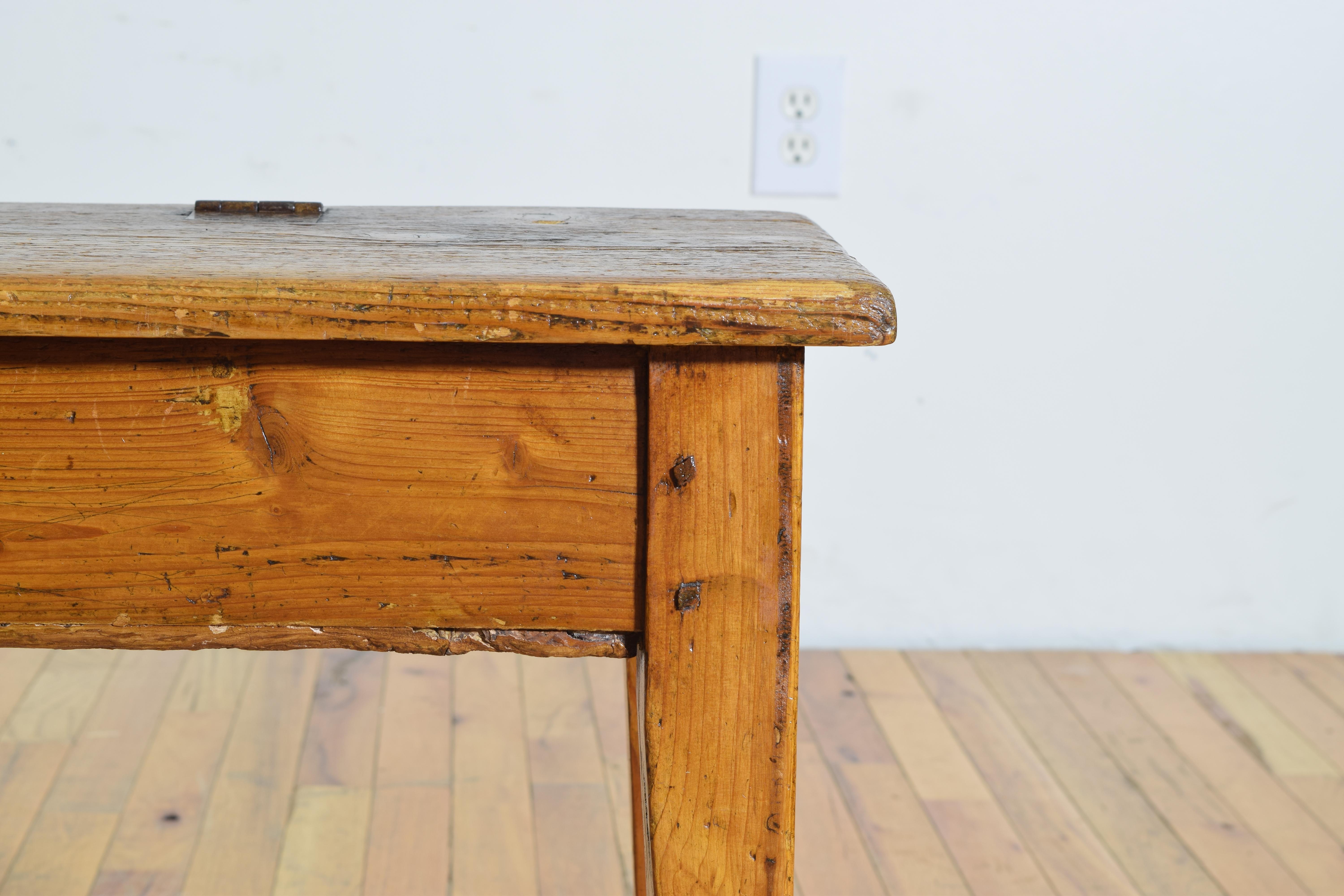 North Italian Late Neoclassical Period Larice Wood Hinged Entry Bench, ca. 1830s 2