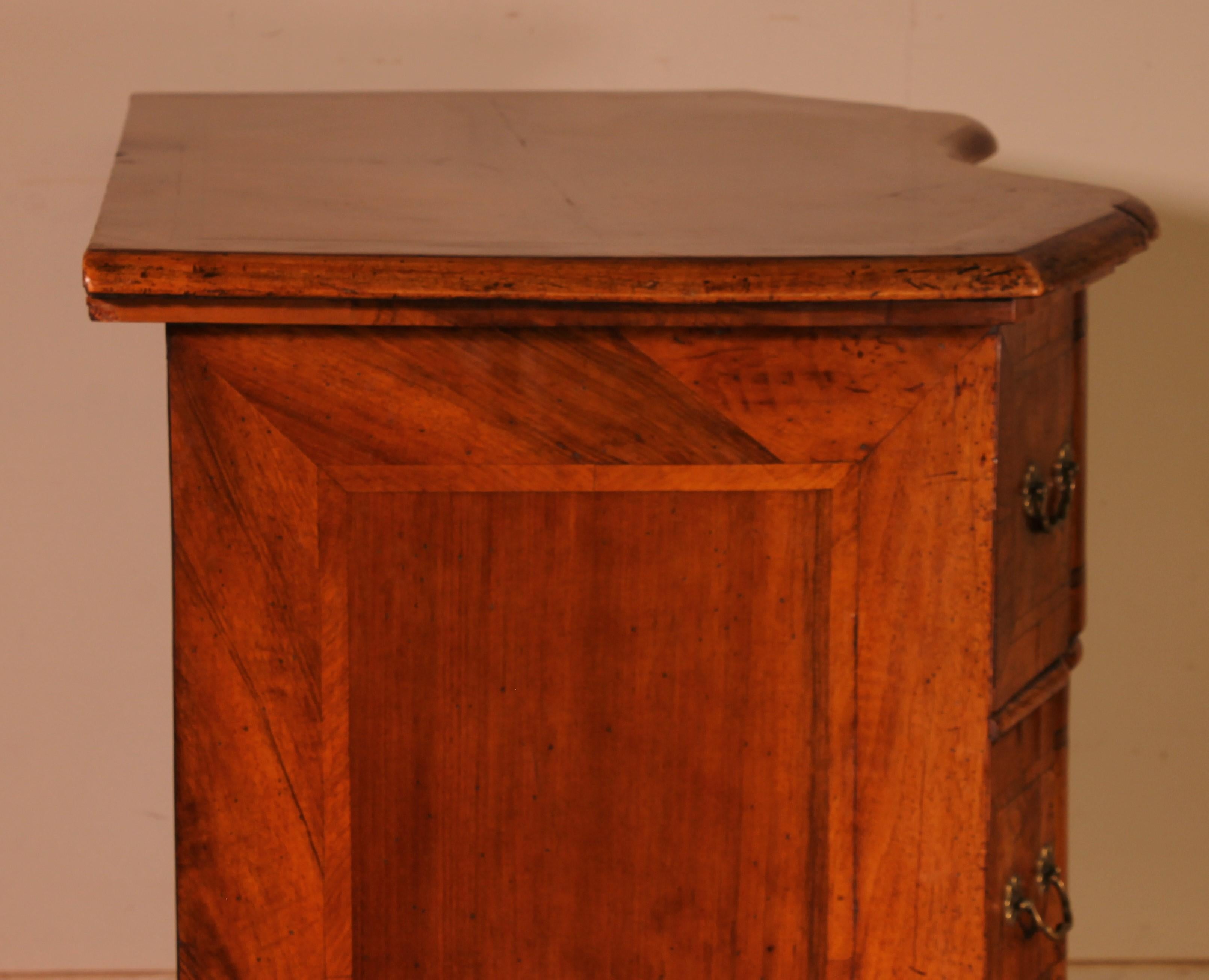 North of Italy Walnut Commode, 18th Century For Sale 5