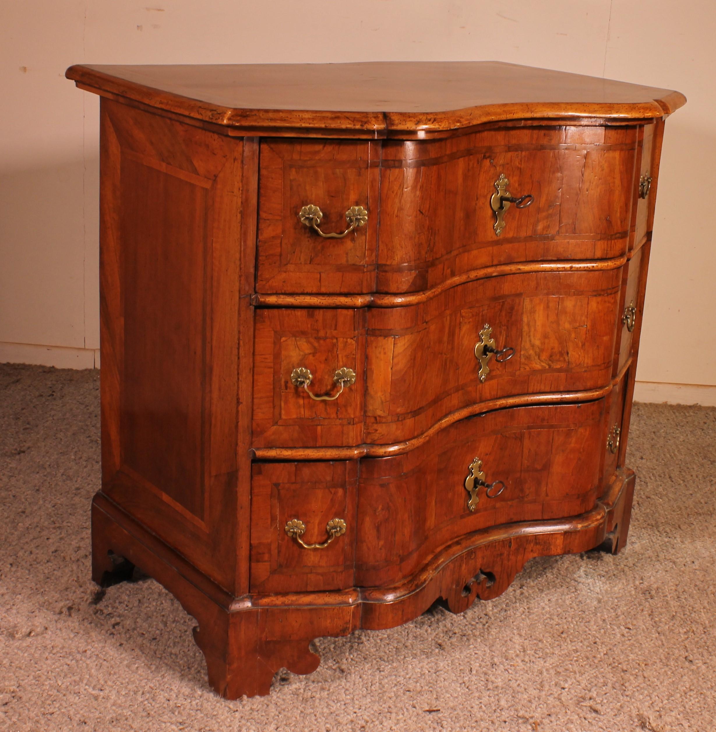 North of Italy Walnut Commode, 18th Century For Sale 7