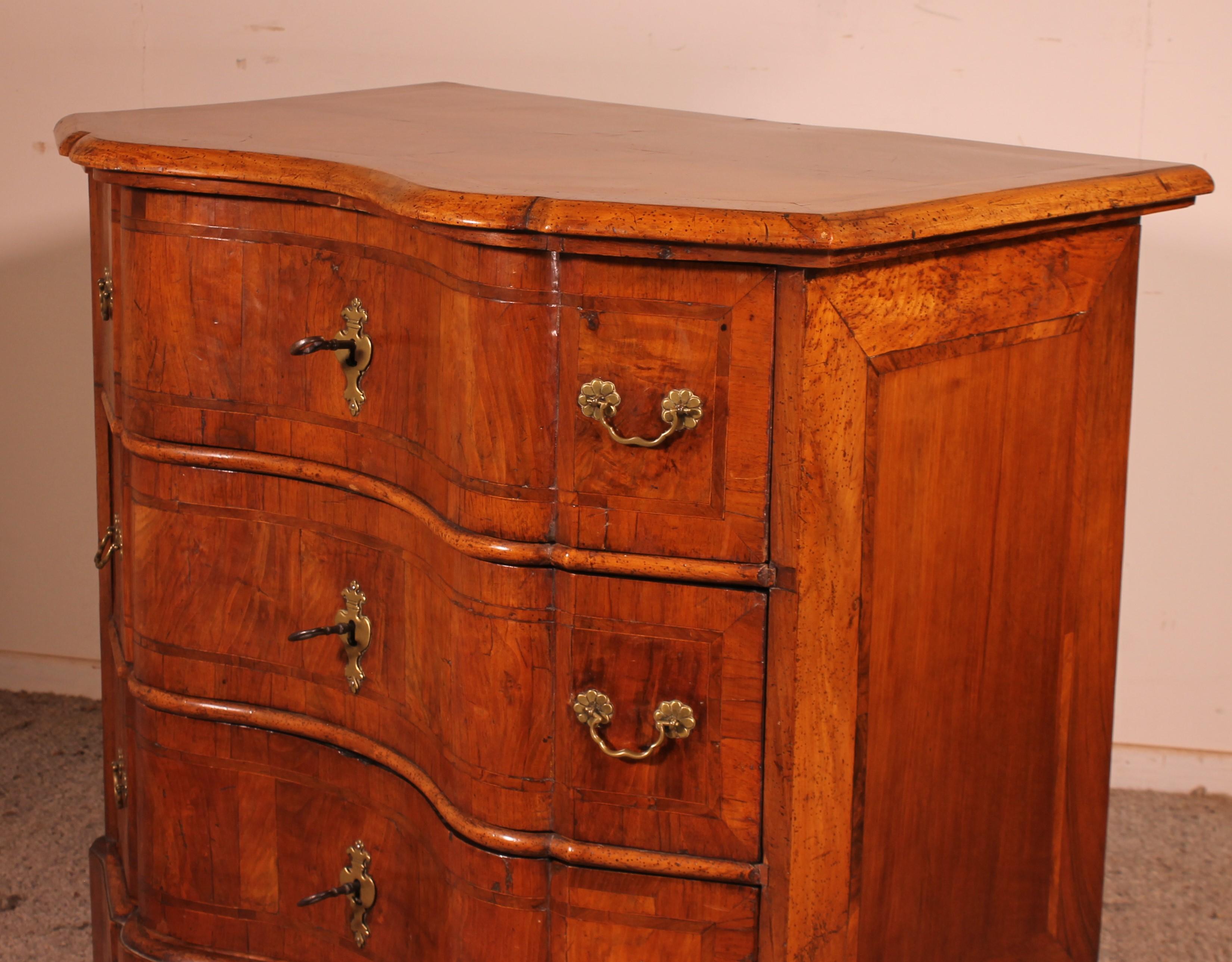 North of Italy Walnut Commode, 18th Century For Sale 1
