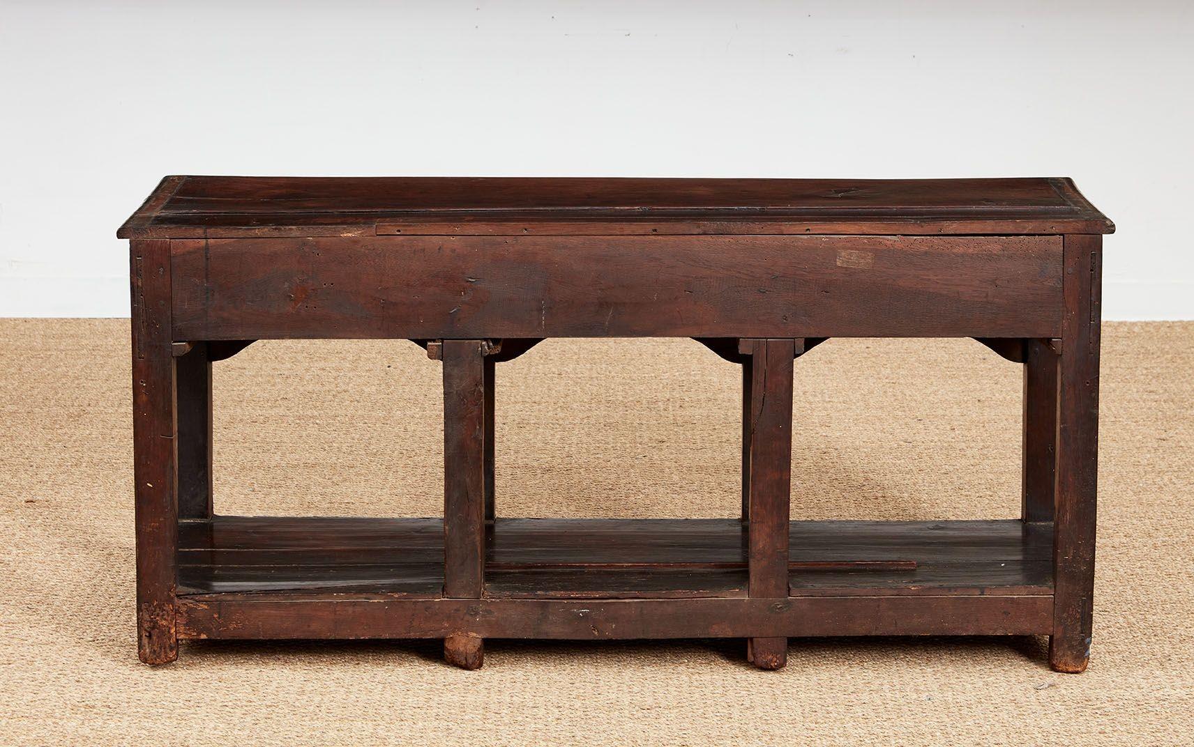 North Wales 8-Leg Potboard Dresser Base For Sale 3