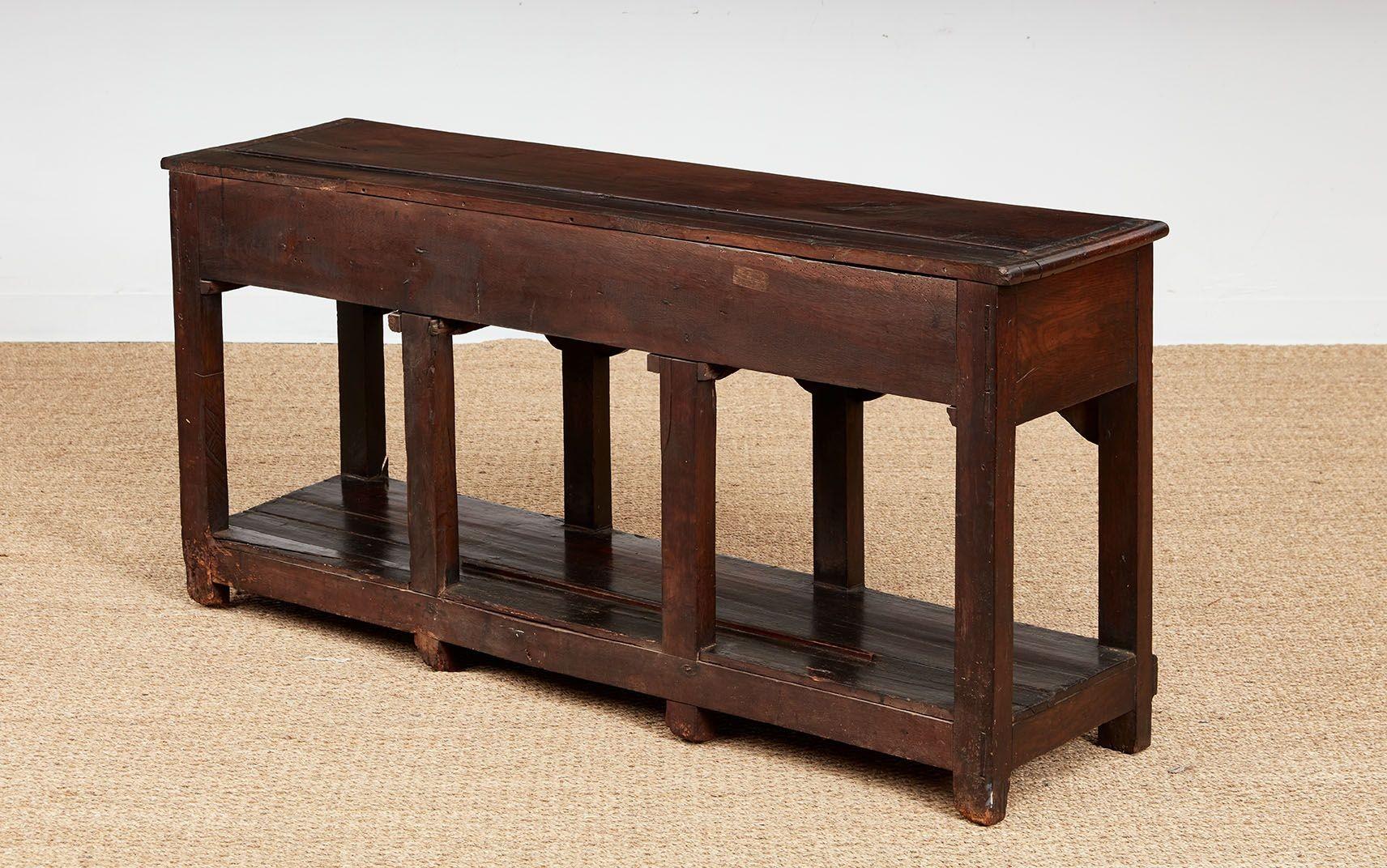 North Wales 8-Leg Potboard Dresser Base For Sale 4