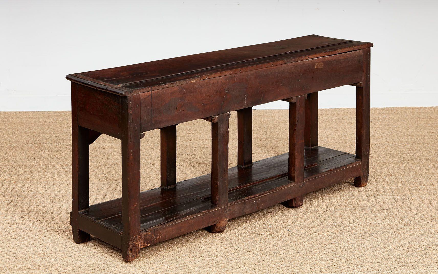 North Wales 8-Leg Potboard Dresser Base For Sale 2